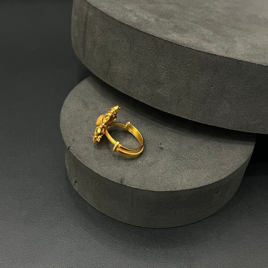 Silver Antique Finished Ring Adjustable Tri Cut Green