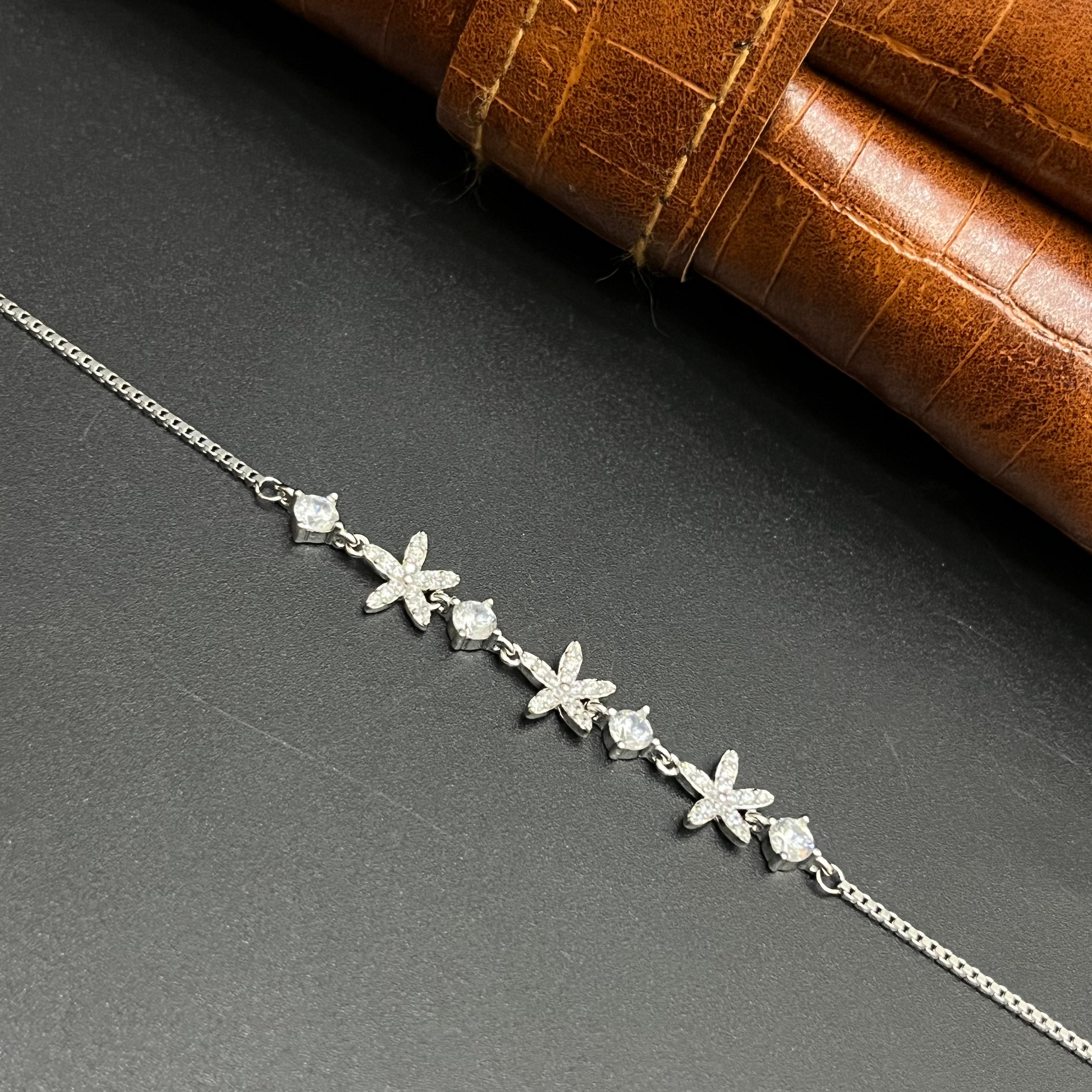 Silver Ladies Bracelet Floral Star Blossom 925