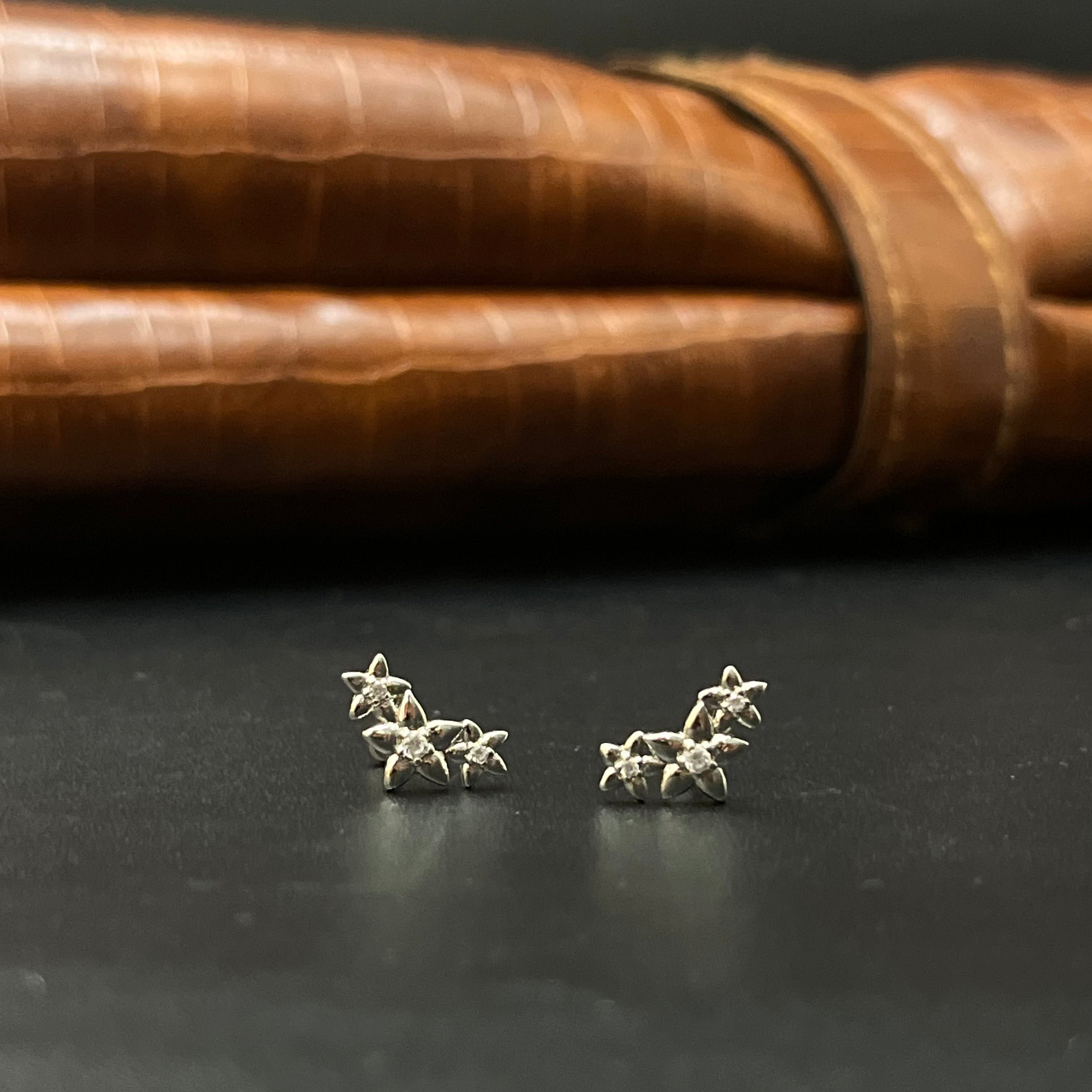 Silver Second Studs 3stars SS