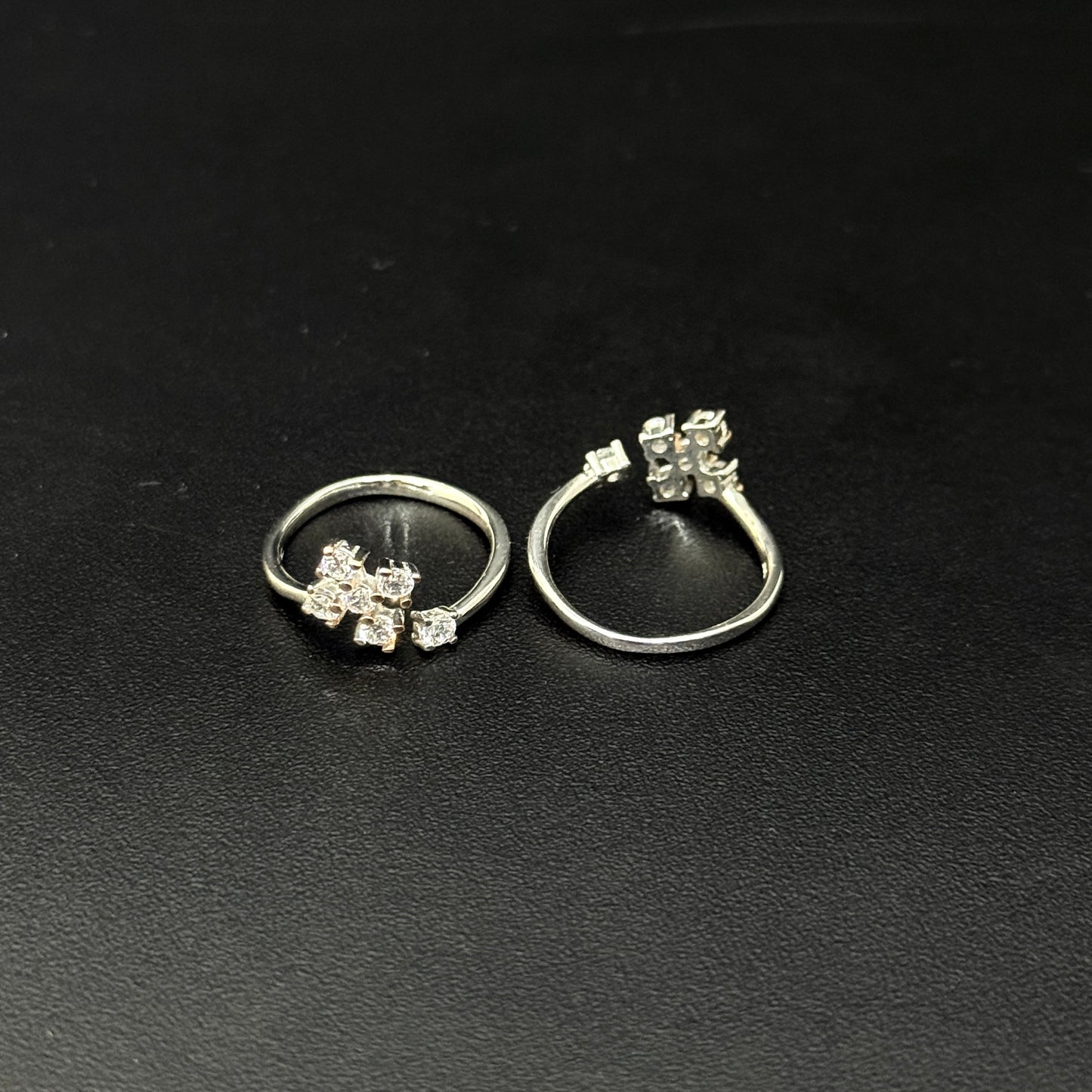 Ladies Silver Toe Rings_Flora Loop SS