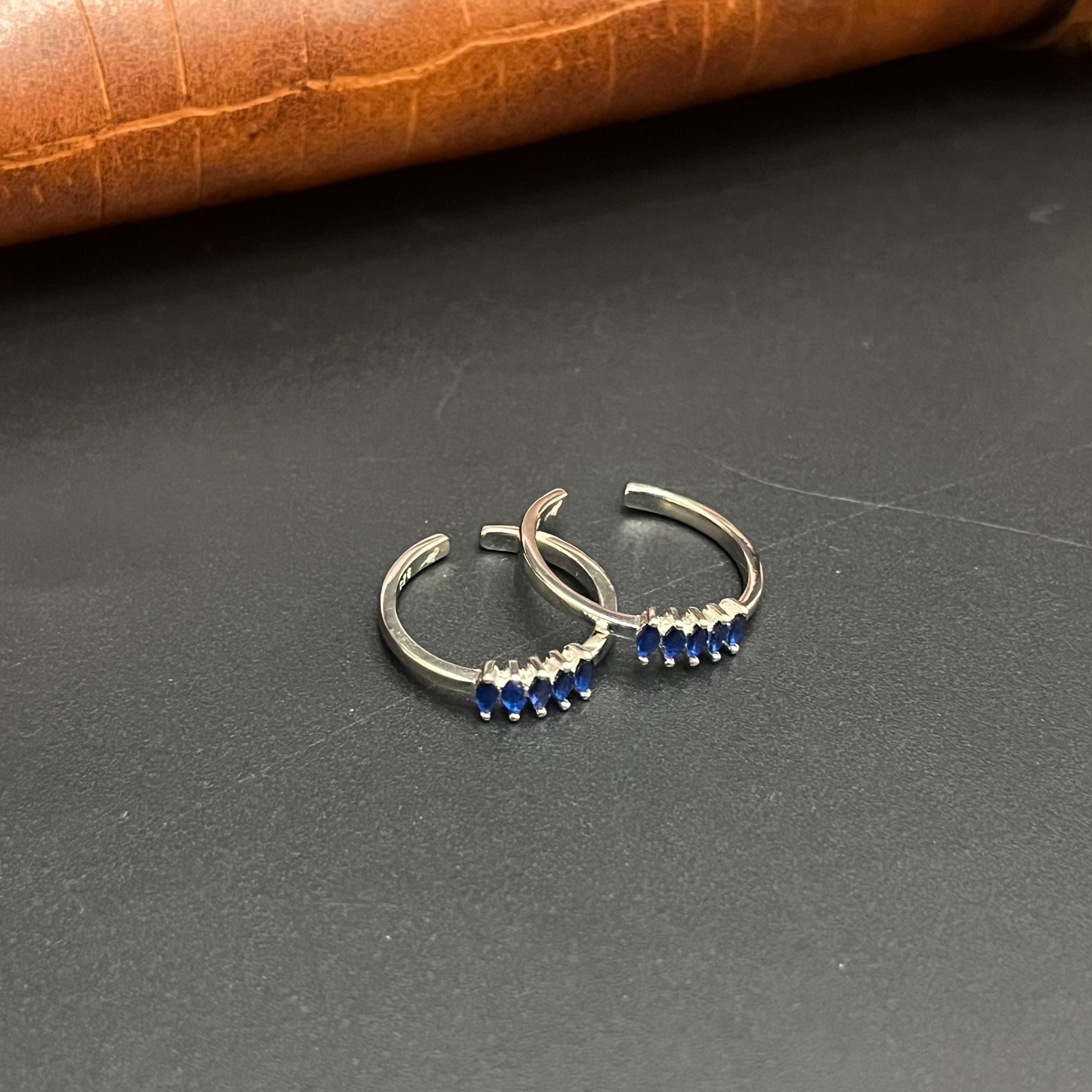 Silver Ladies Toe Ring Blue Oval 925
