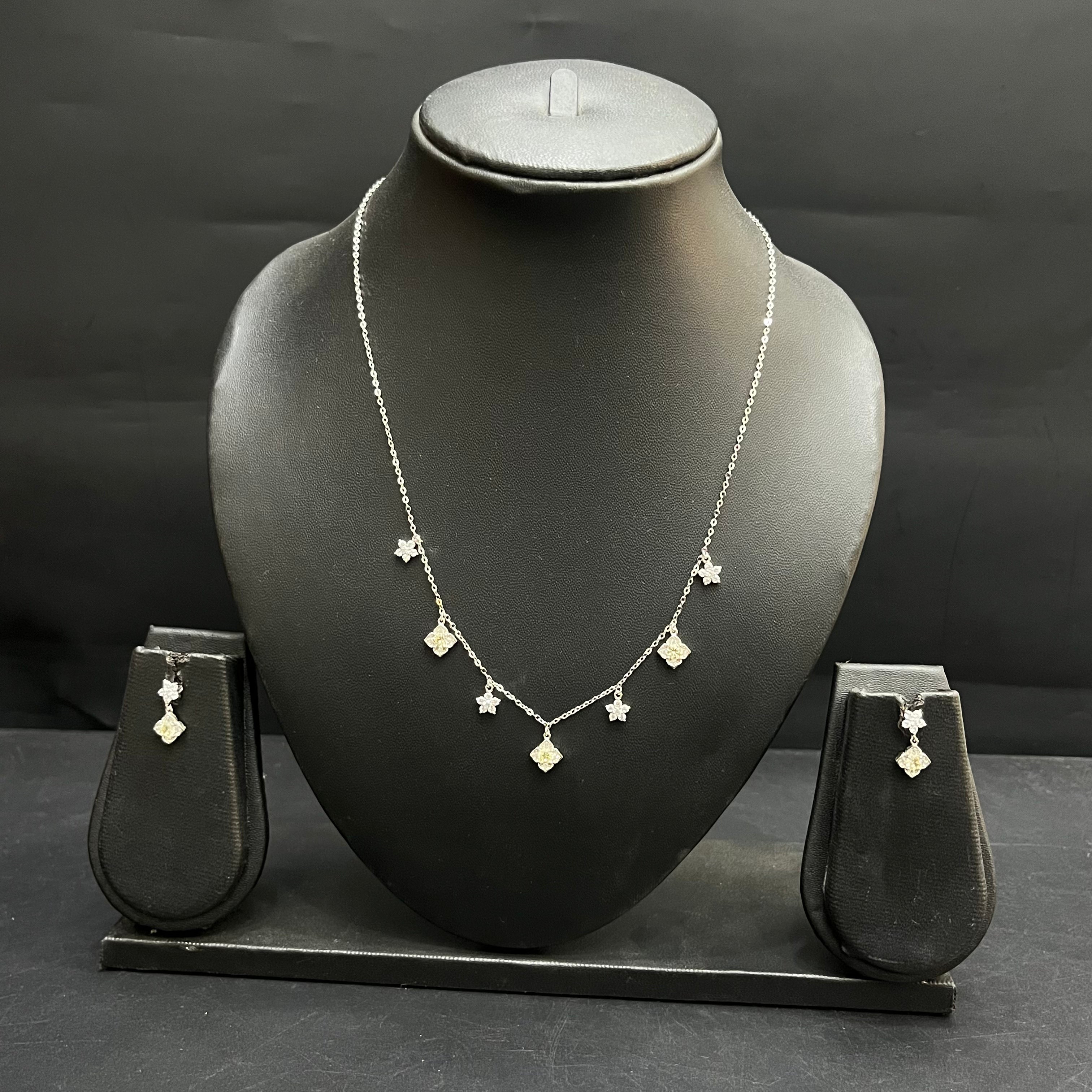 Silver Ladies Pendant Chain Set White Charm Crystal Floral Drop 925