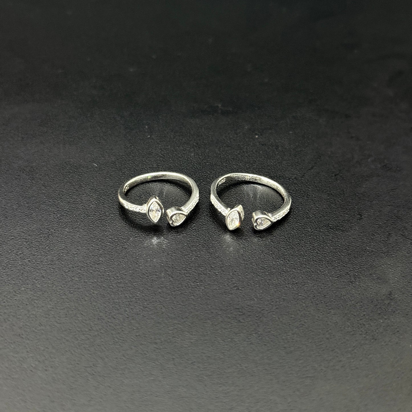 Ladies Toe Rings Cz Mosa Stone