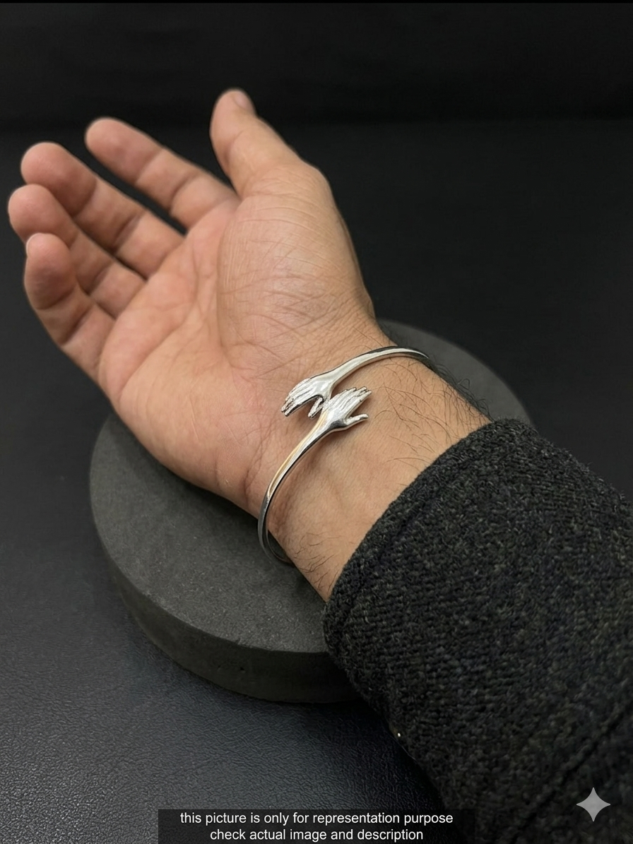 Silver Hug Kada Unisex
