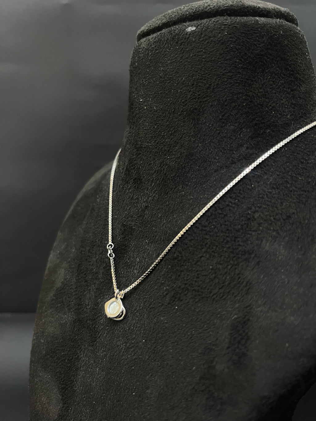 Ladies Silver Chain Saturn Circle