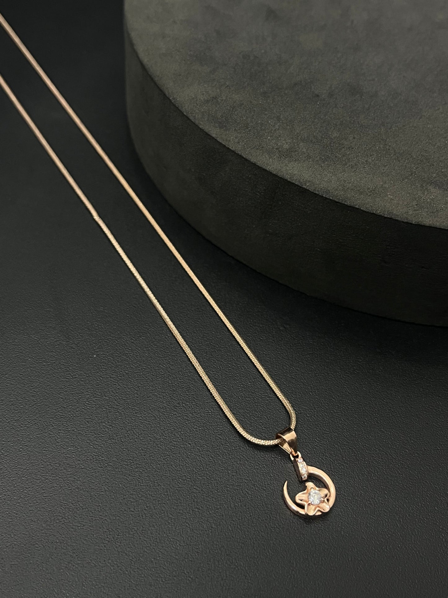 Ladies Silver Chain Moon & Star Rosegold
