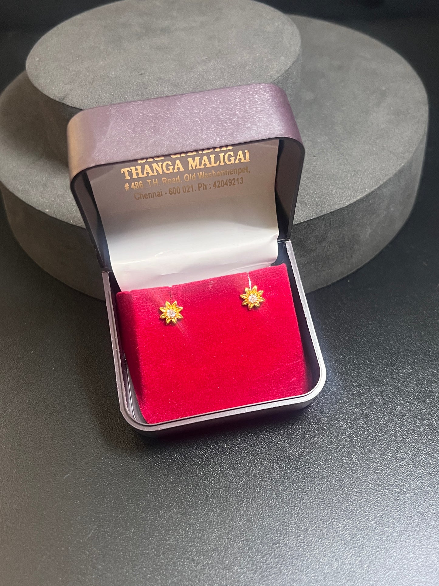 Gold Studs White Stone Flower