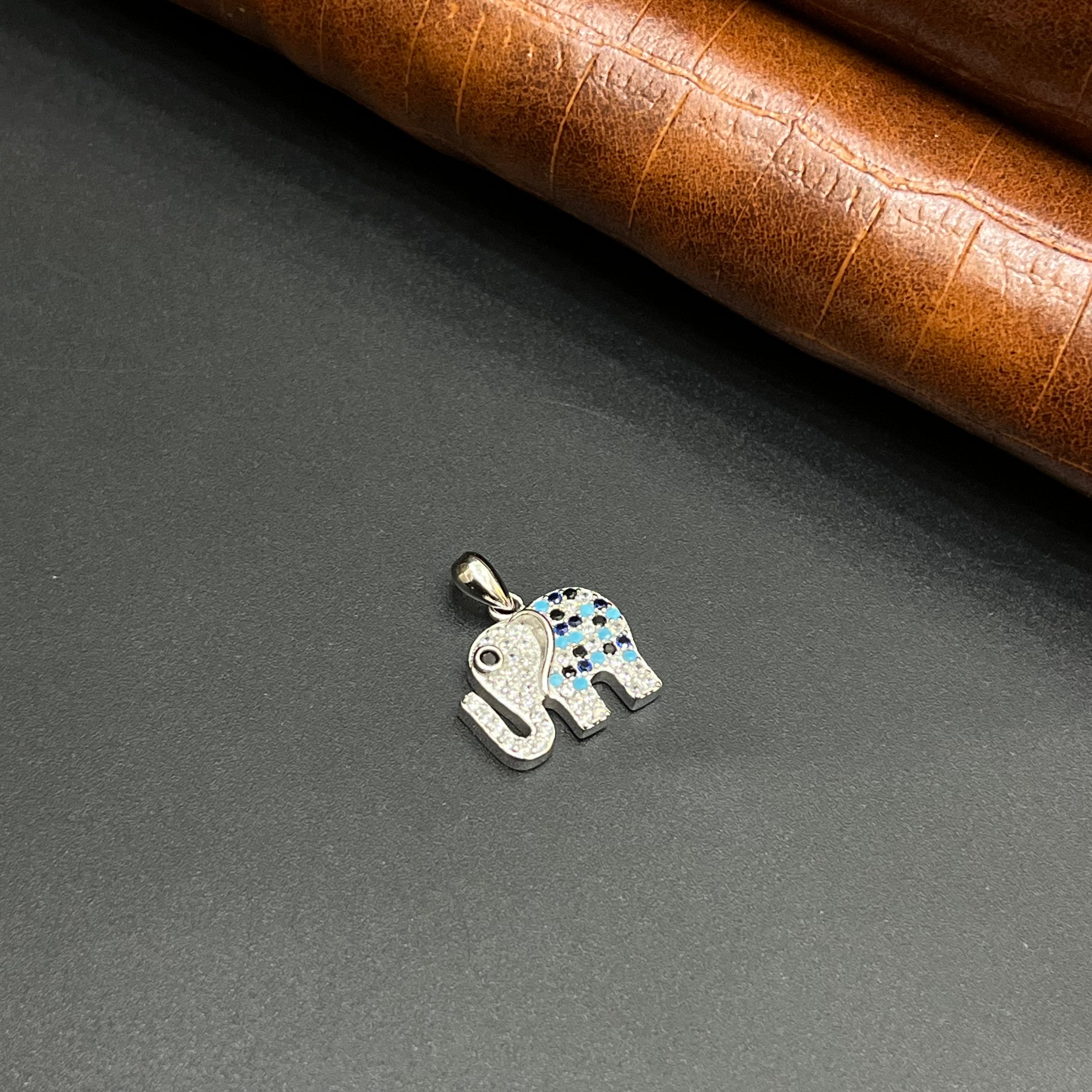 Silver Ladies Pendant Elephant Charm 925