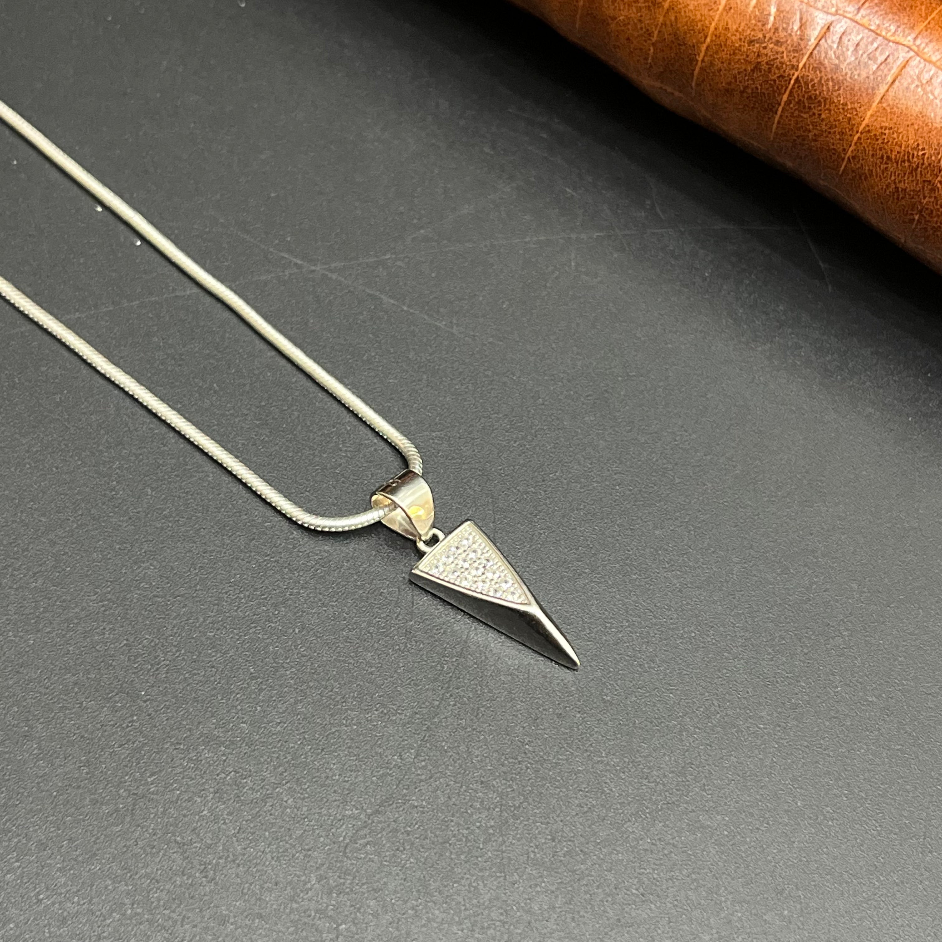 Silver Ladies Pendant Elegant Pointed Solitaire 925