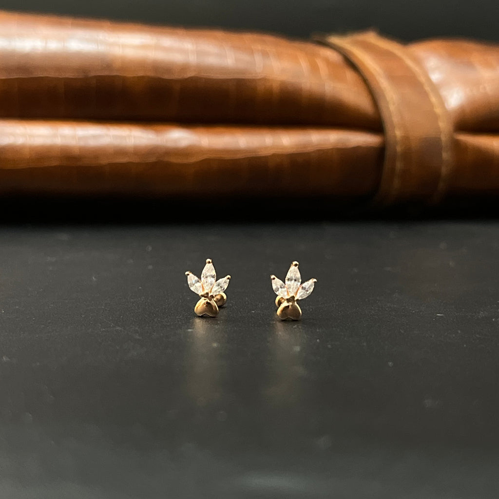 Silver Second Studs Heat Clover RG