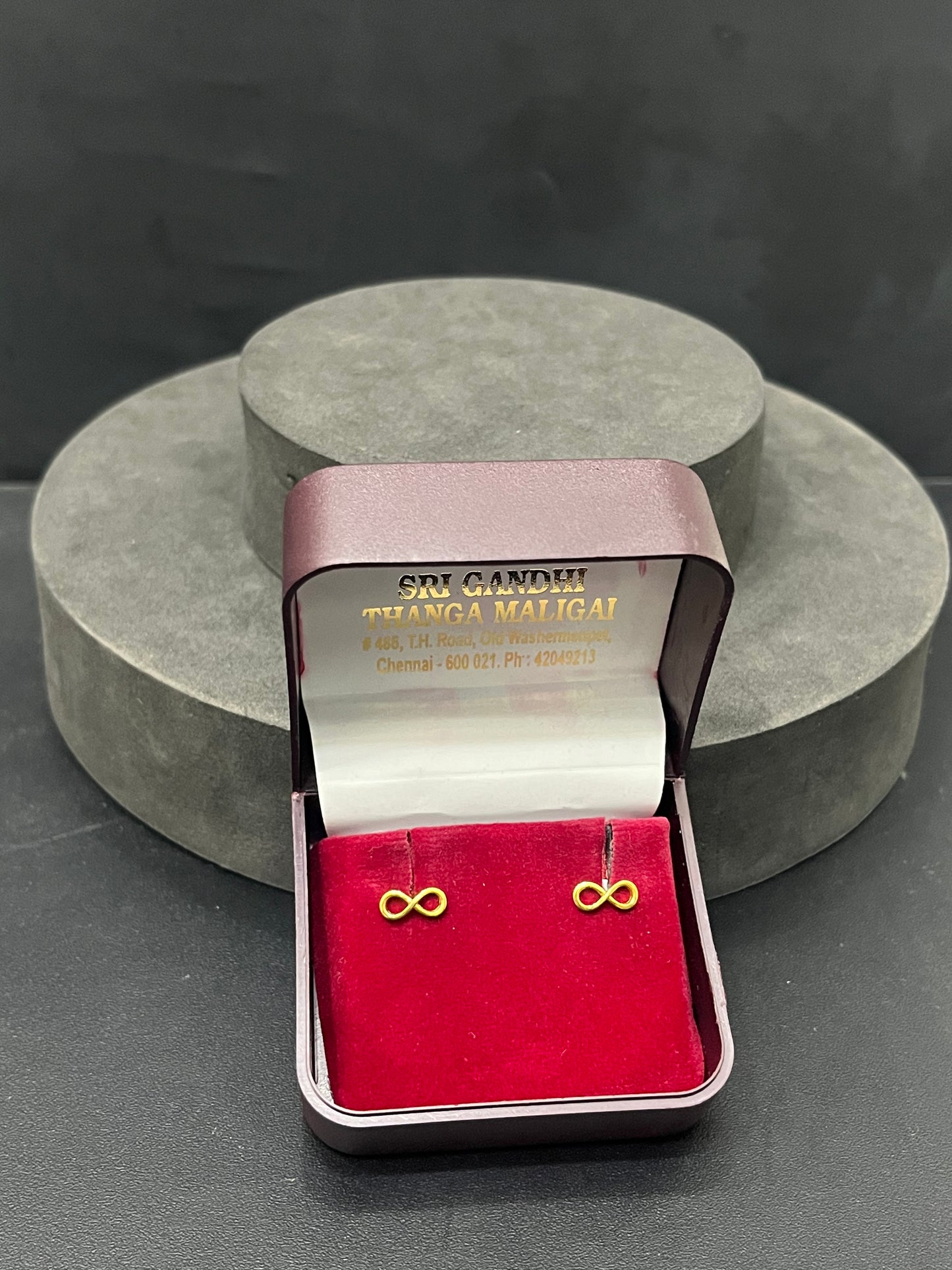 Gold infinity Studs 18K