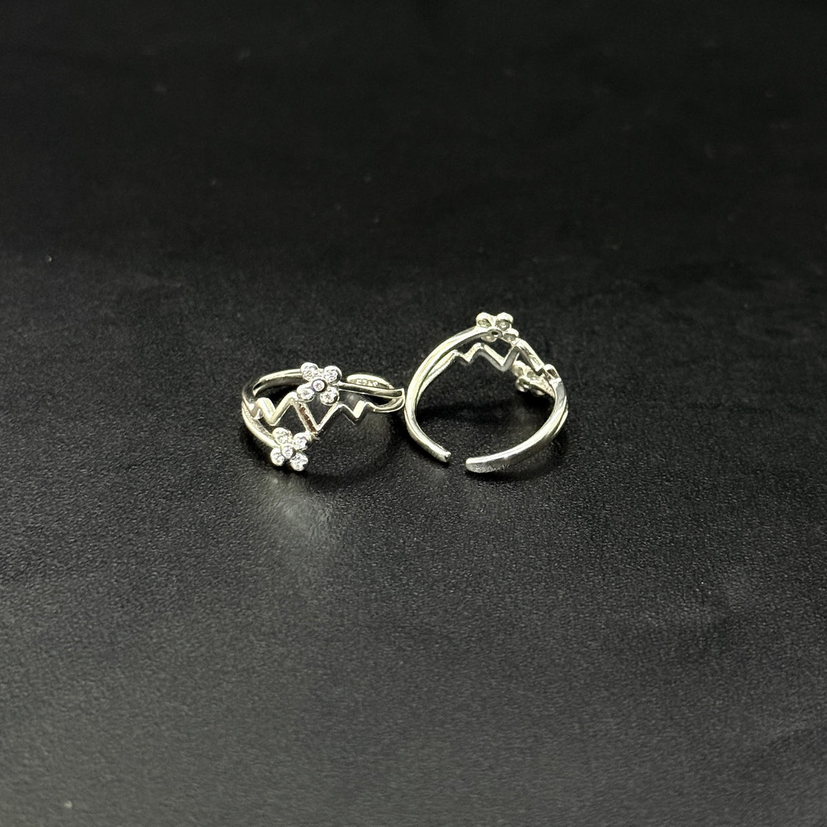 Ladies Toe Rings Lavender Loop