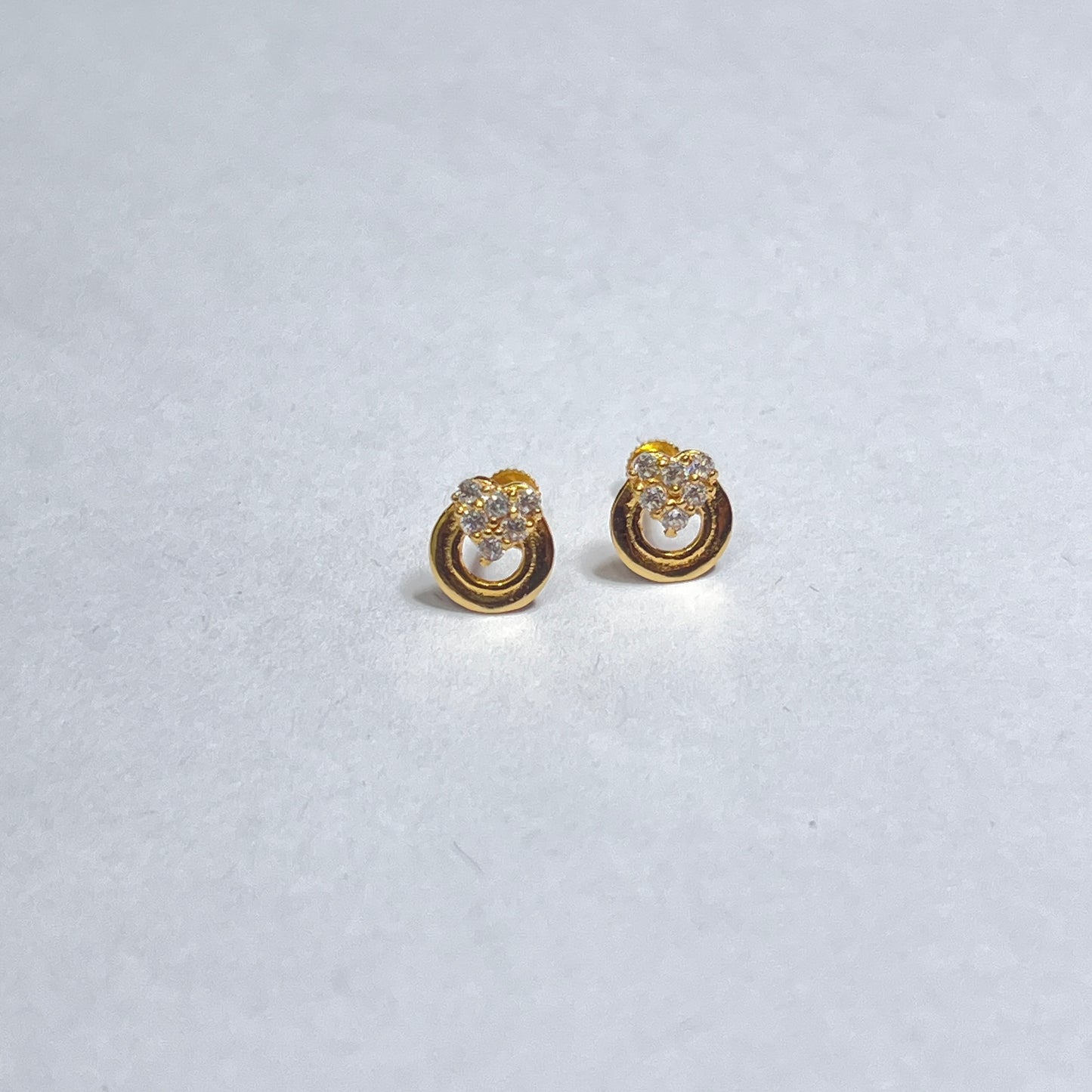 Gold Studs Heart & Circle