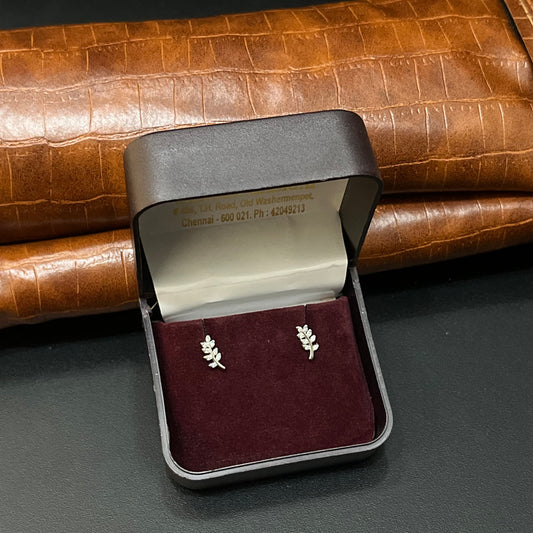 Silver Second Studs Leafs SS