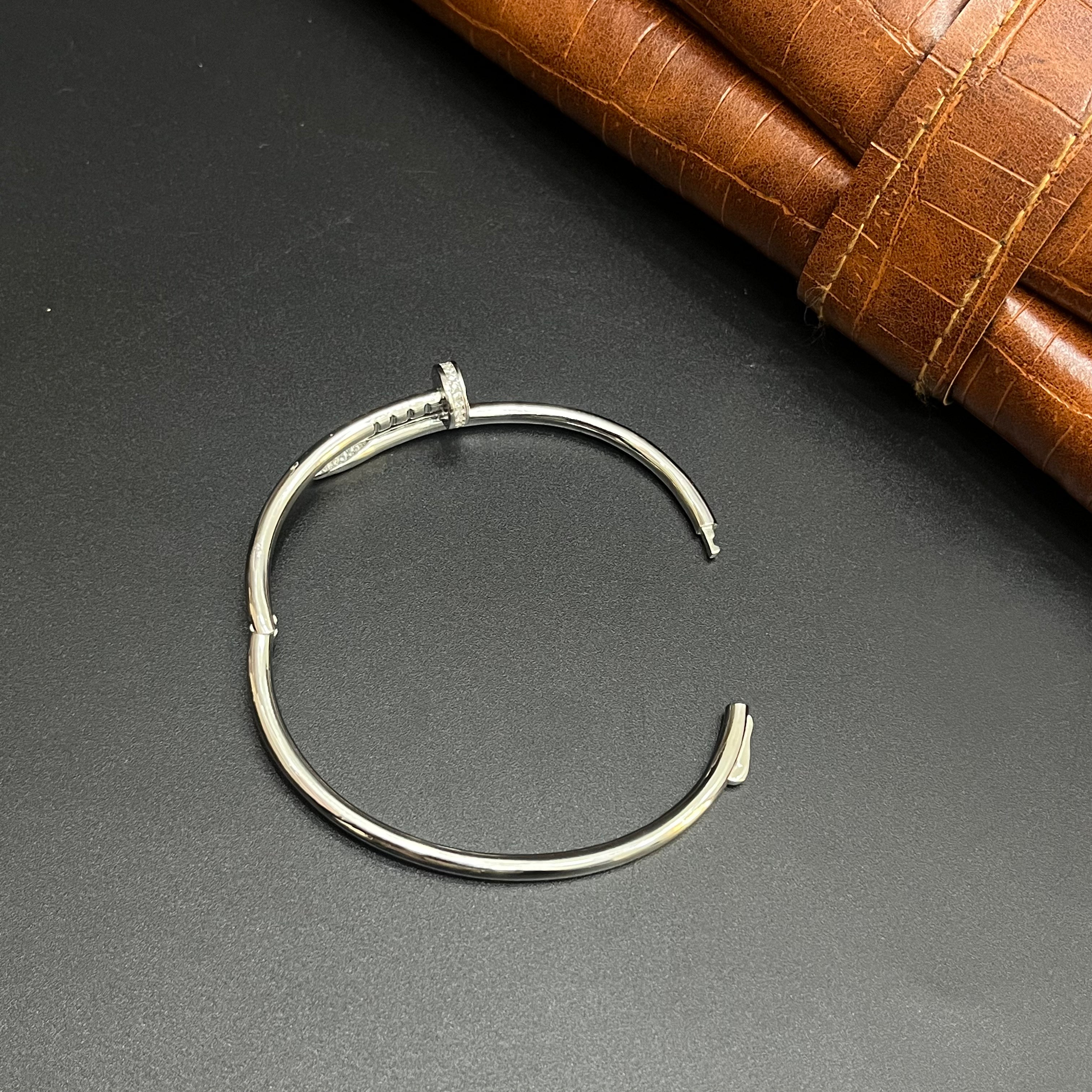 Silver Unisex Nail Kada Elegant Twist Knot 925