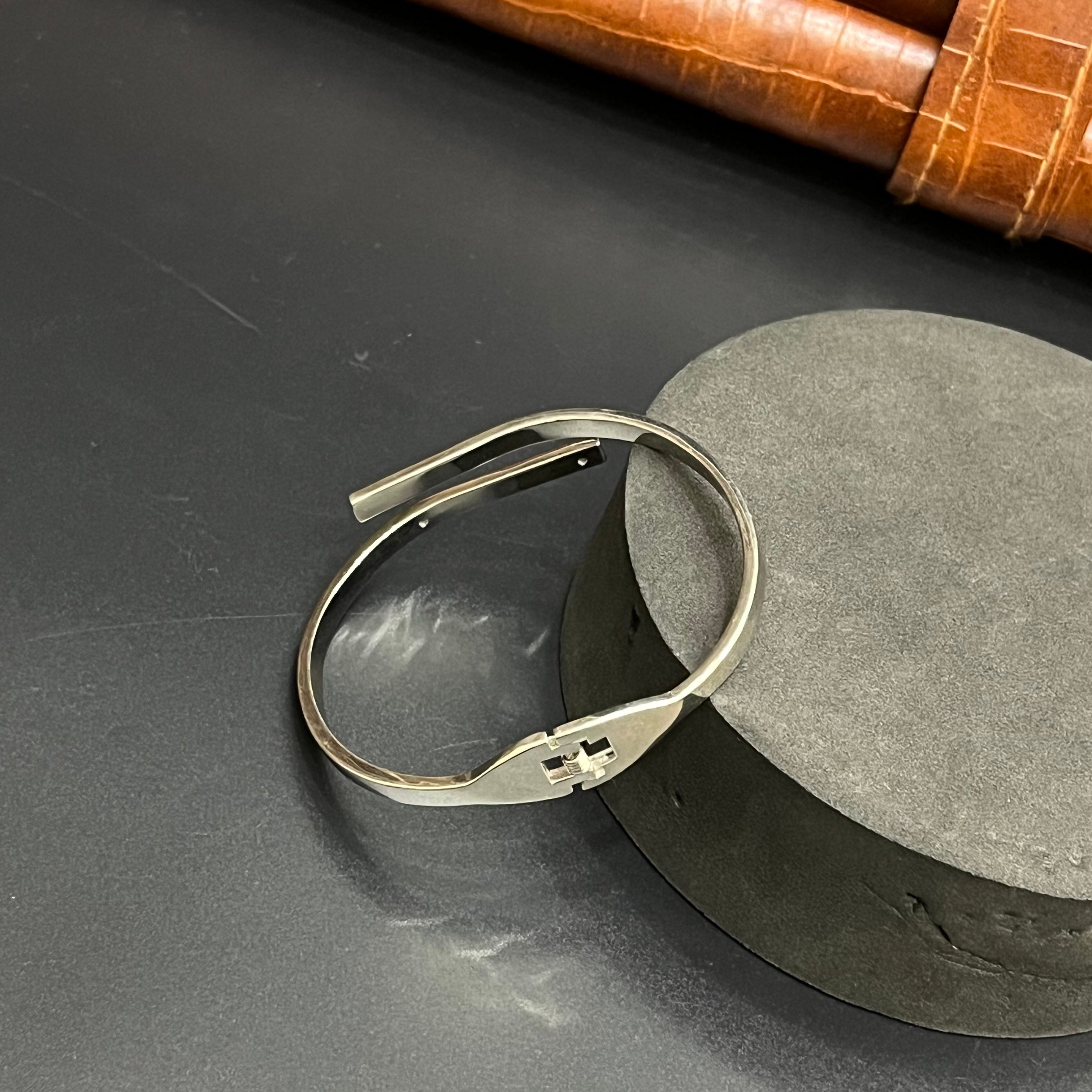Silver Unisex Kada Elite Edges With Stone Adjustable 925
