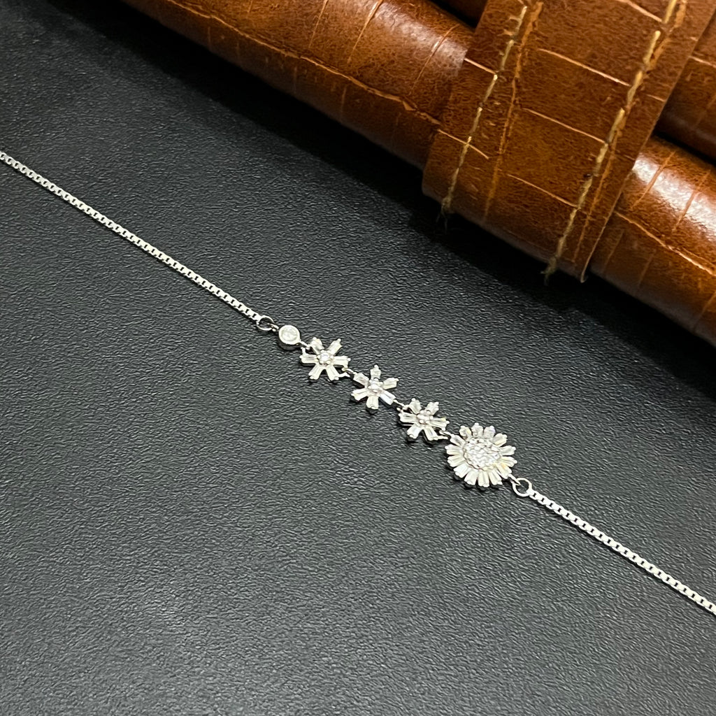 Silver Ladies Bracelet Flowerfull Blossom White 925