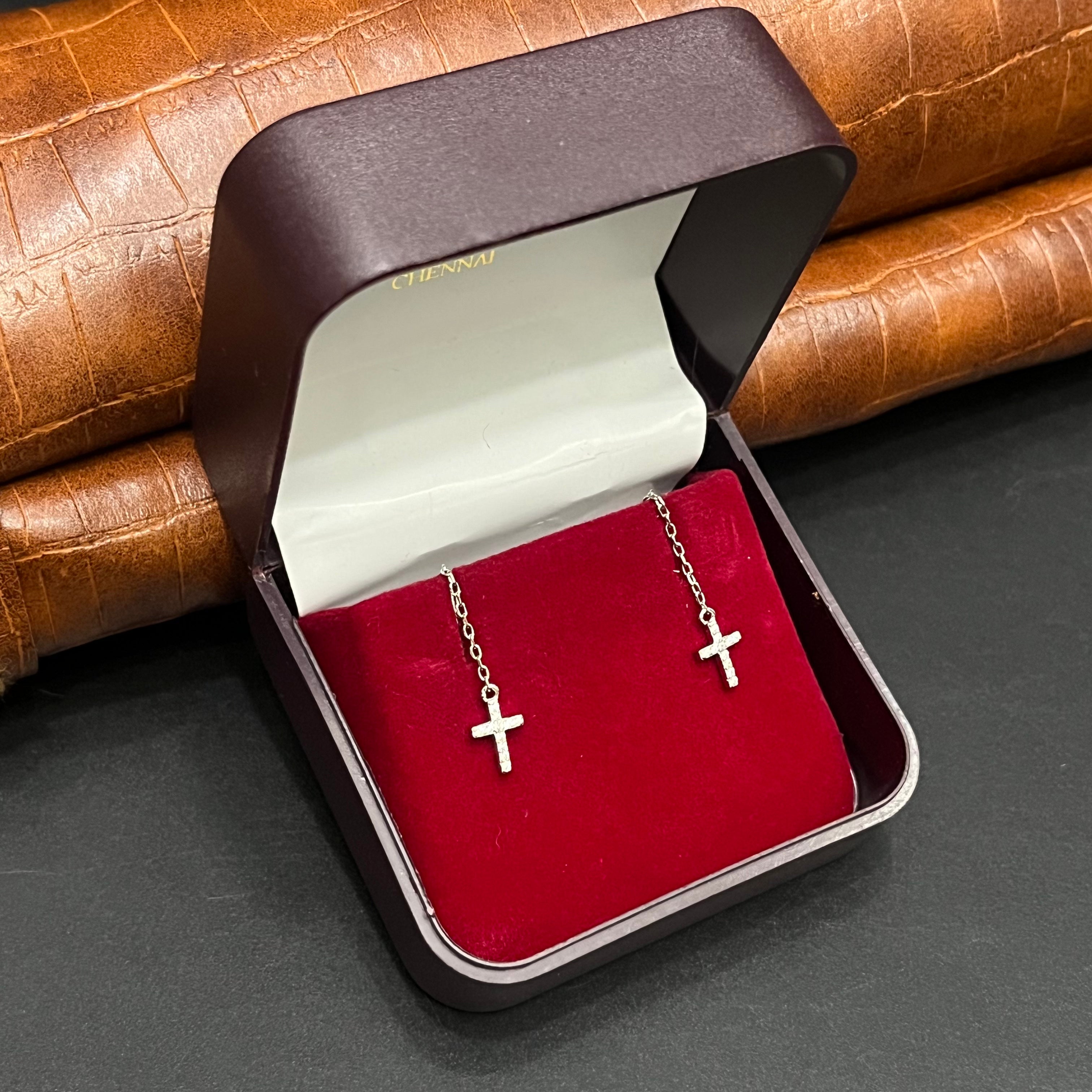 Silver Ladies Sui Daga Stud Hanging Jesus Cross 925