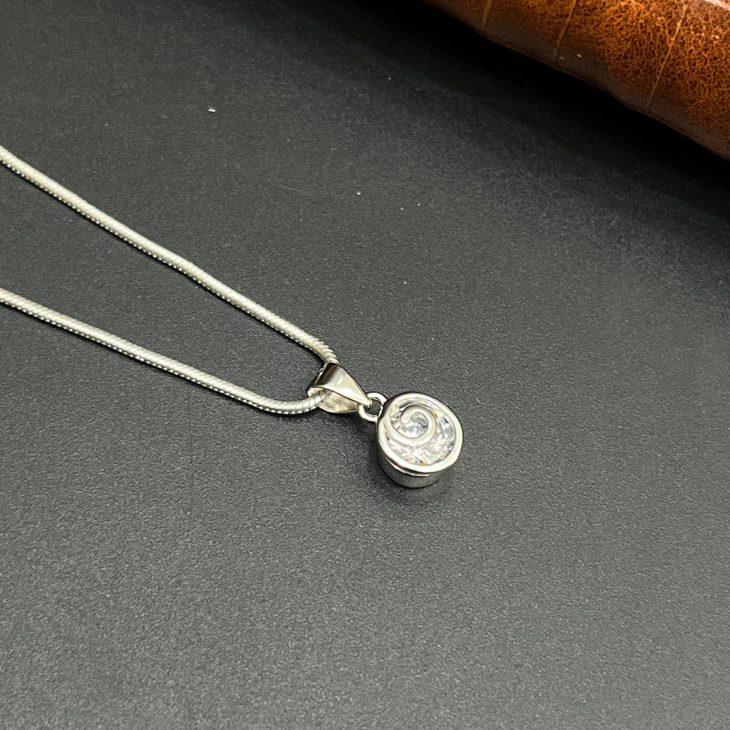 Silver Ladies Pendant Elegance Hallo Solitare Disc 925