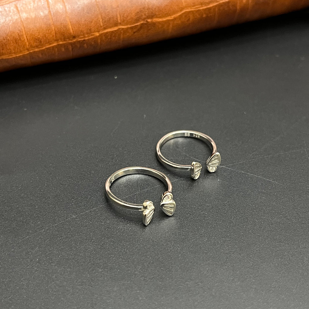 Silver Ladies Toe Rings Butterfly Lines 925
