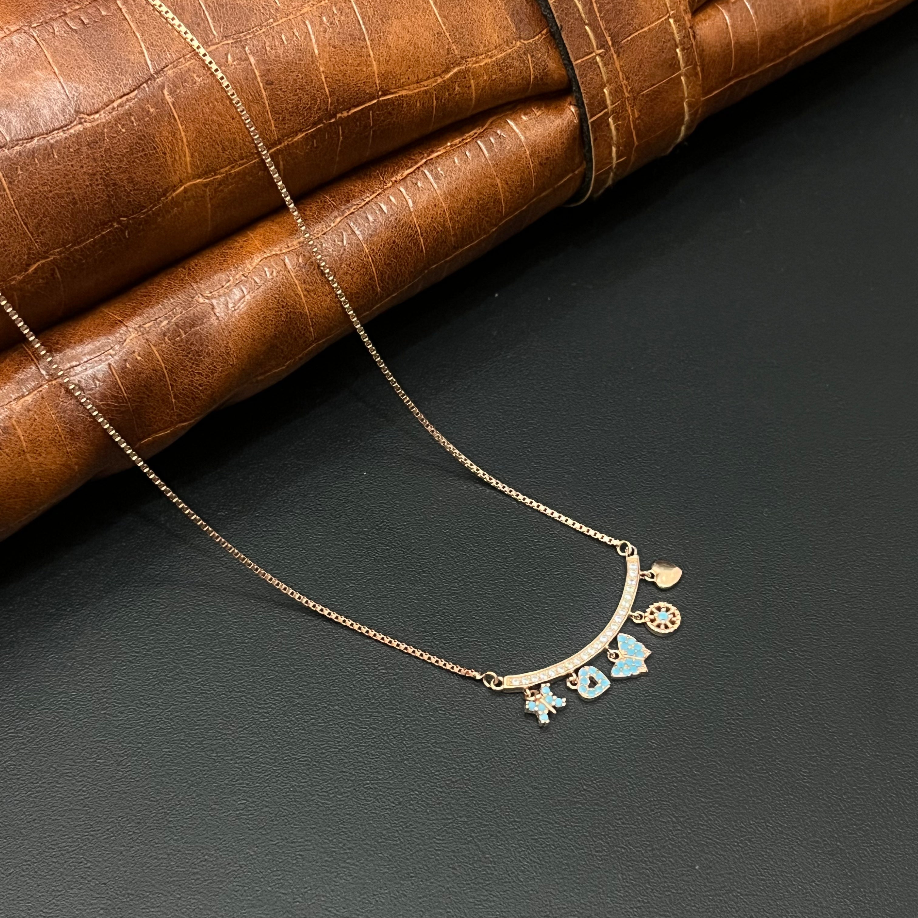 Silver Ladies Chain U charms Rosegold