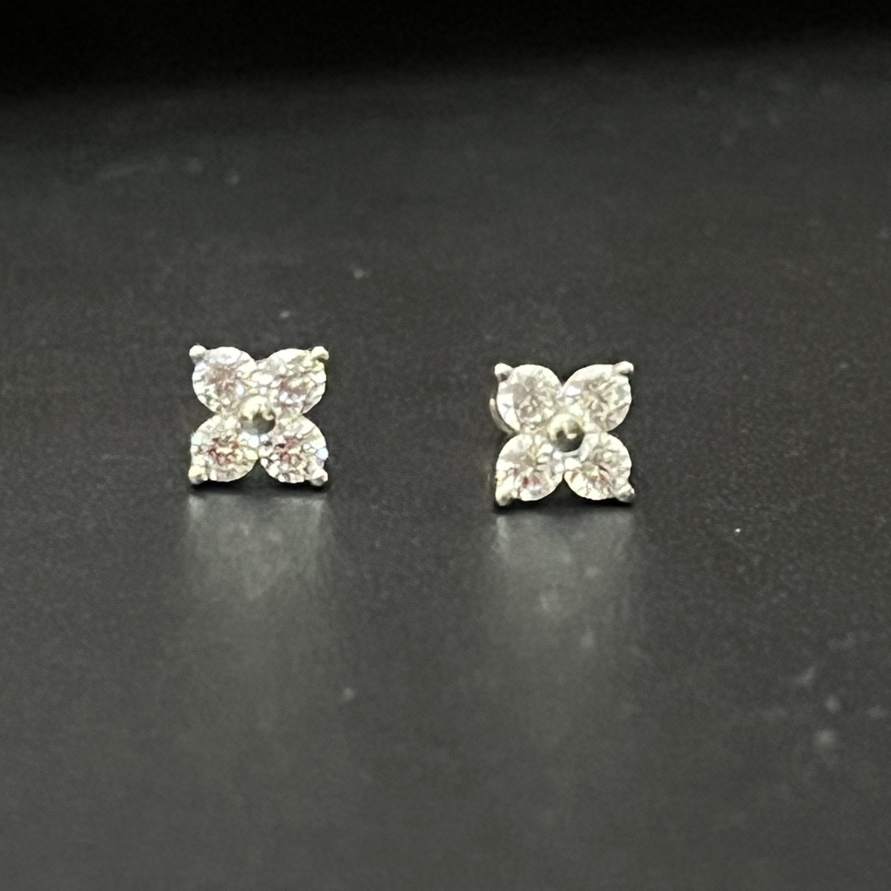 Silver Ladies Second Stud White AD Flower