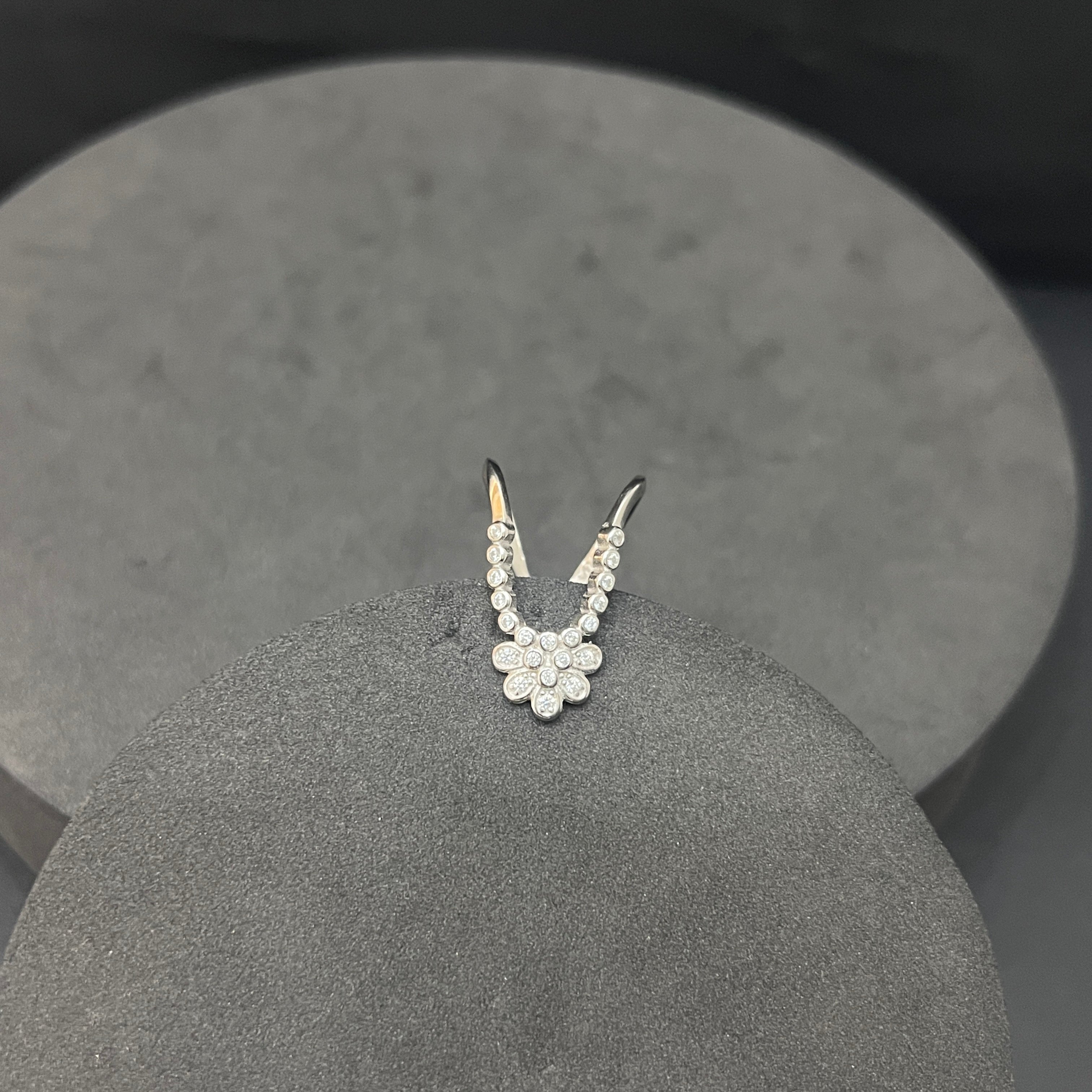 Silver Vanki Ladies Ring Floral SS