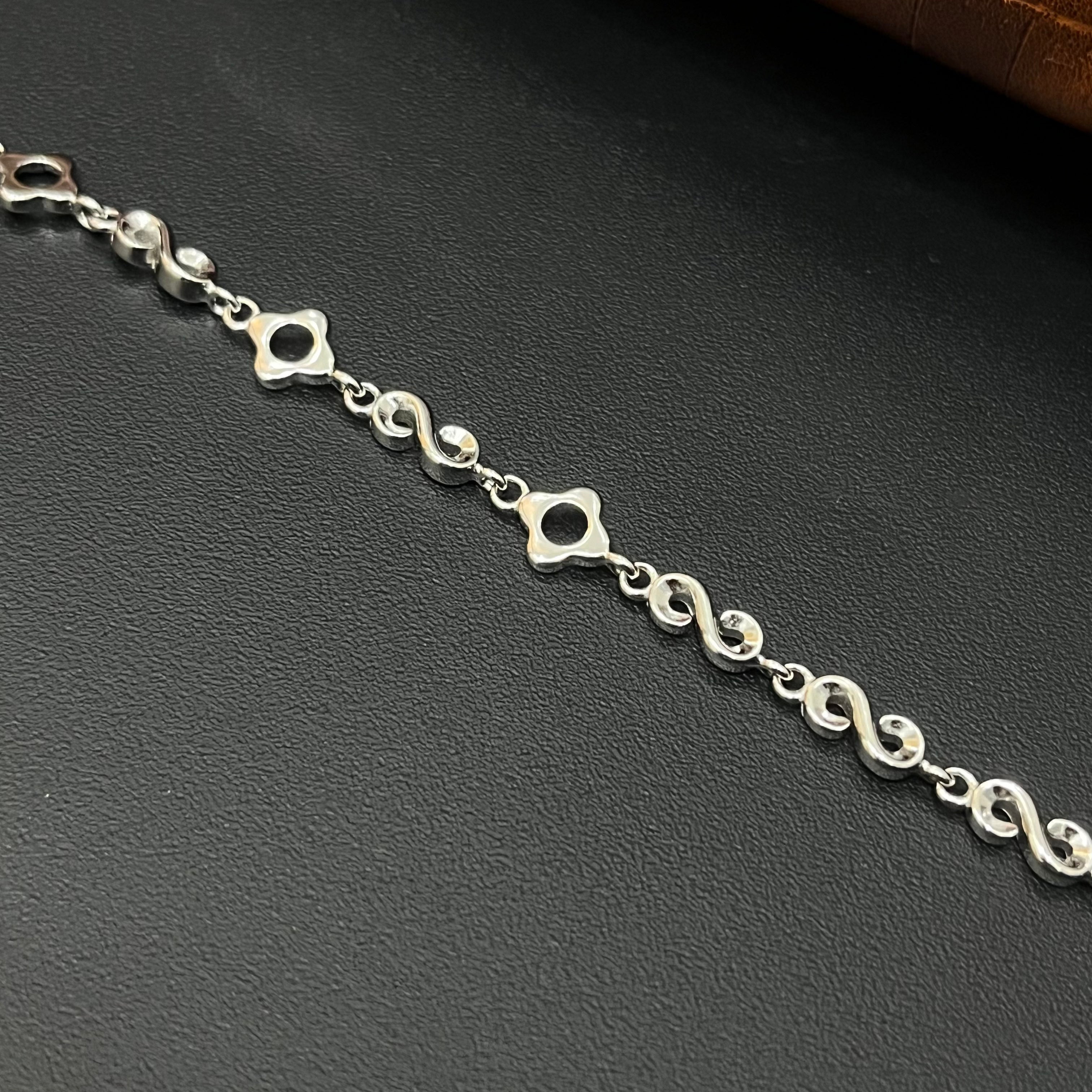Silver Ladies Bracelet Rhodium R01 925