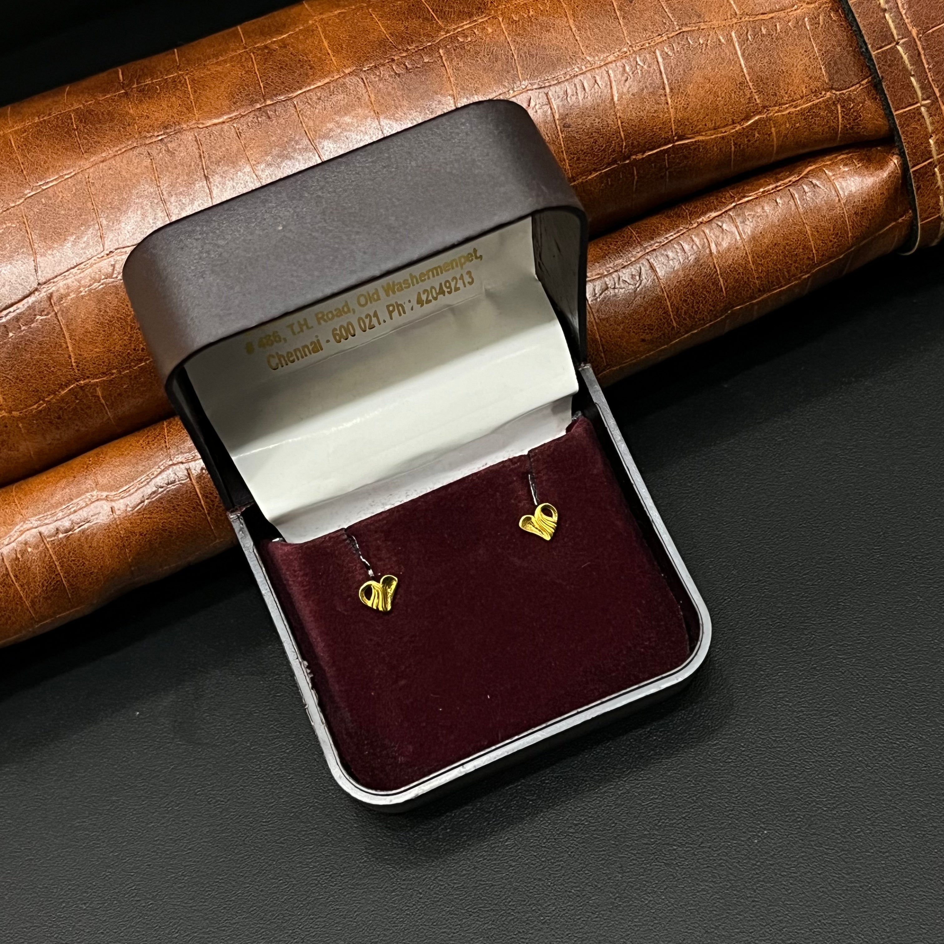 Gold Second stud Heart Slashes