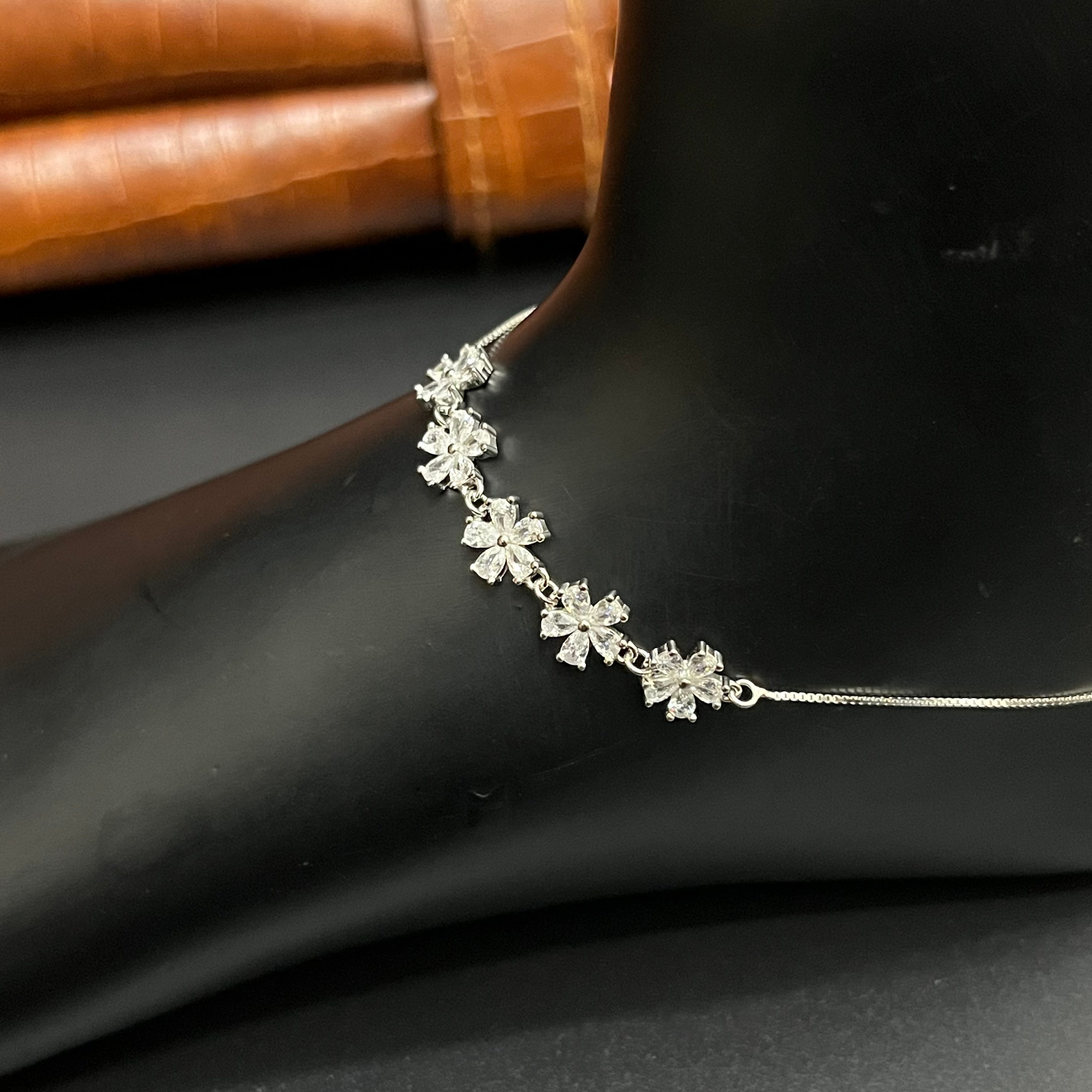 Silver Ladies Anklet Graceful Blossom Luxe M01 925