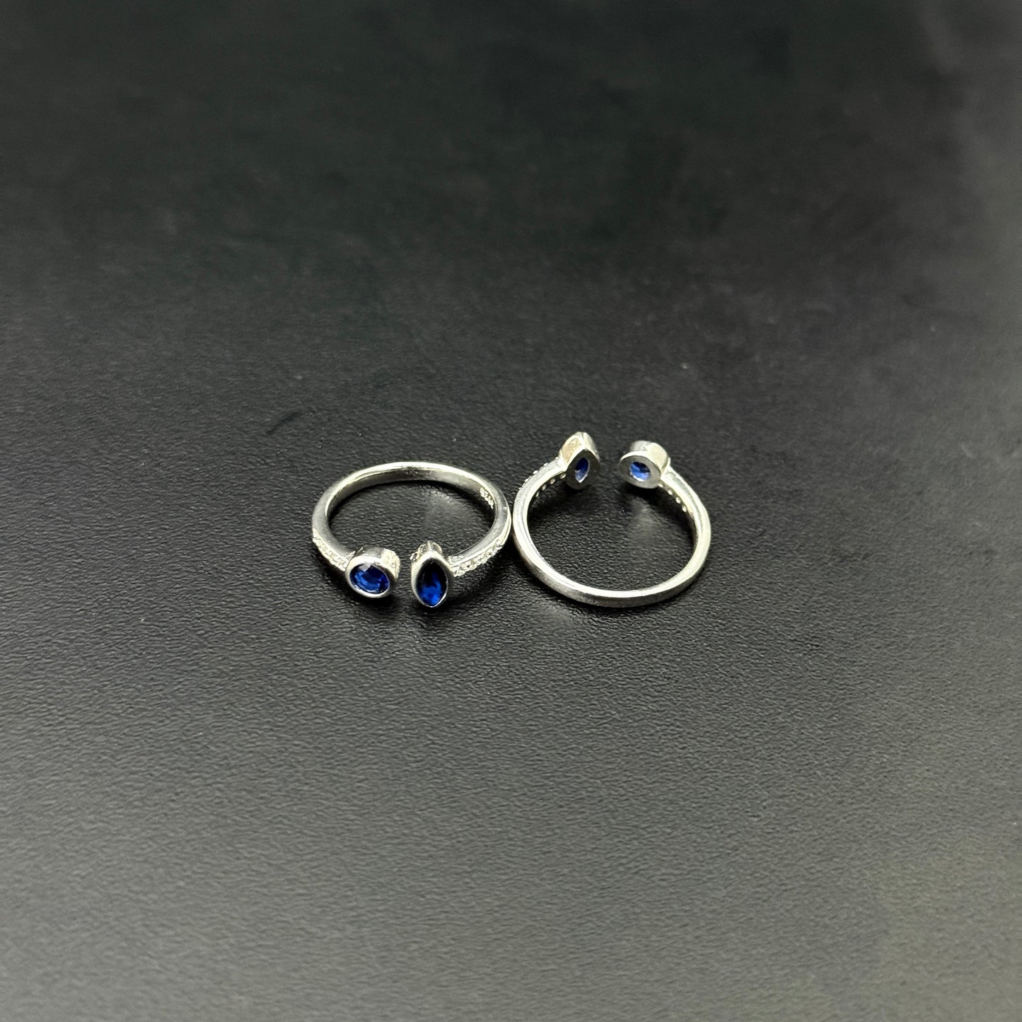 Ladies Silver Toe Rings  oval Mozzanite Blue