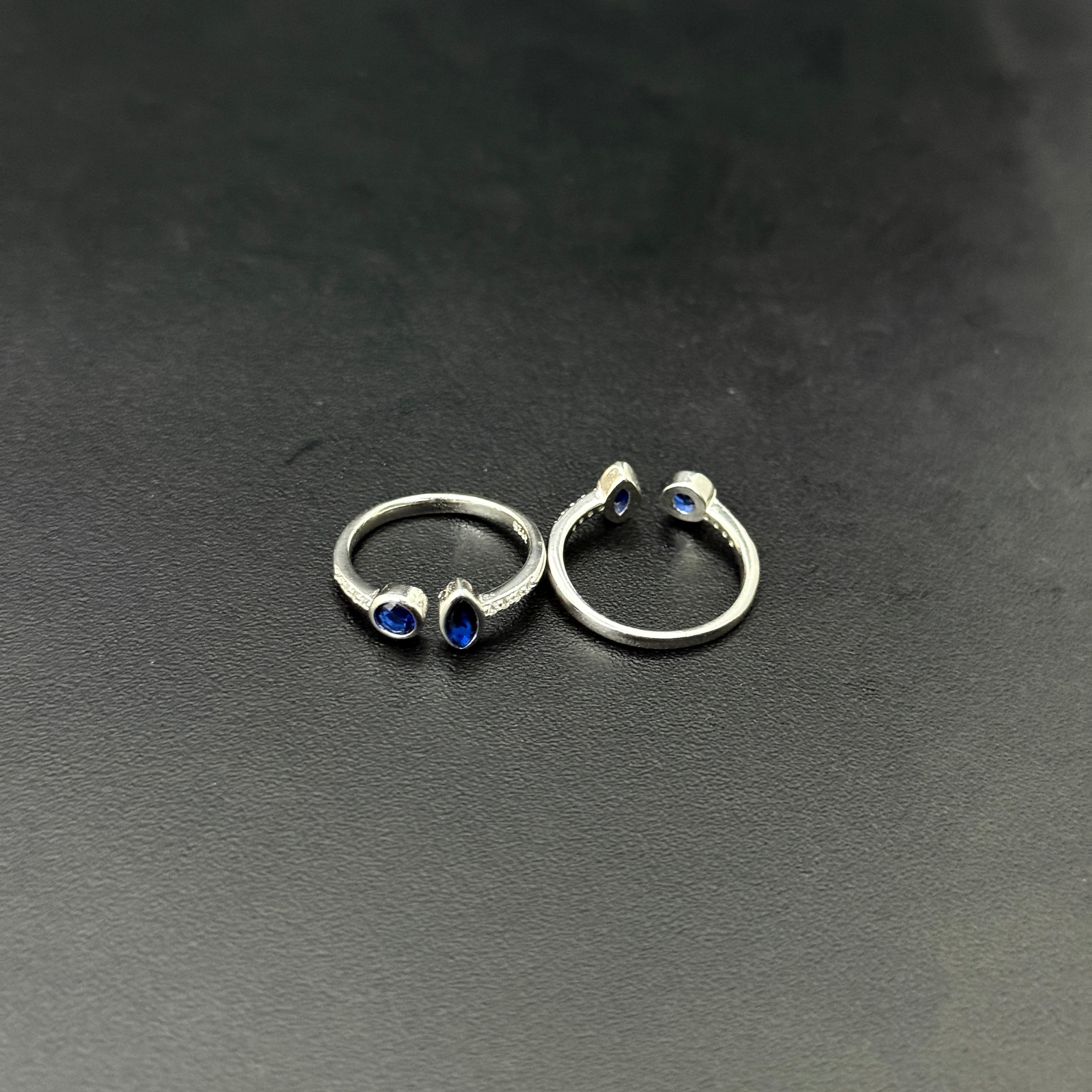 Ladies Silver Toe Rings  oval Mozzanite Blue