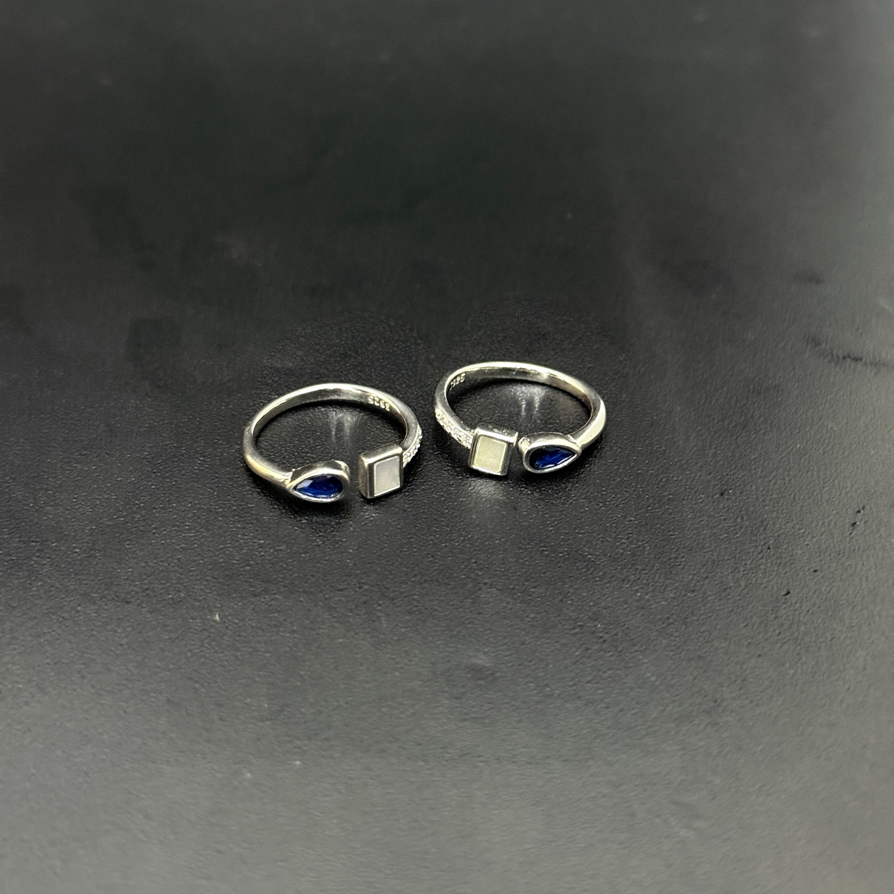 Ladies Toe Rings Blue Stone