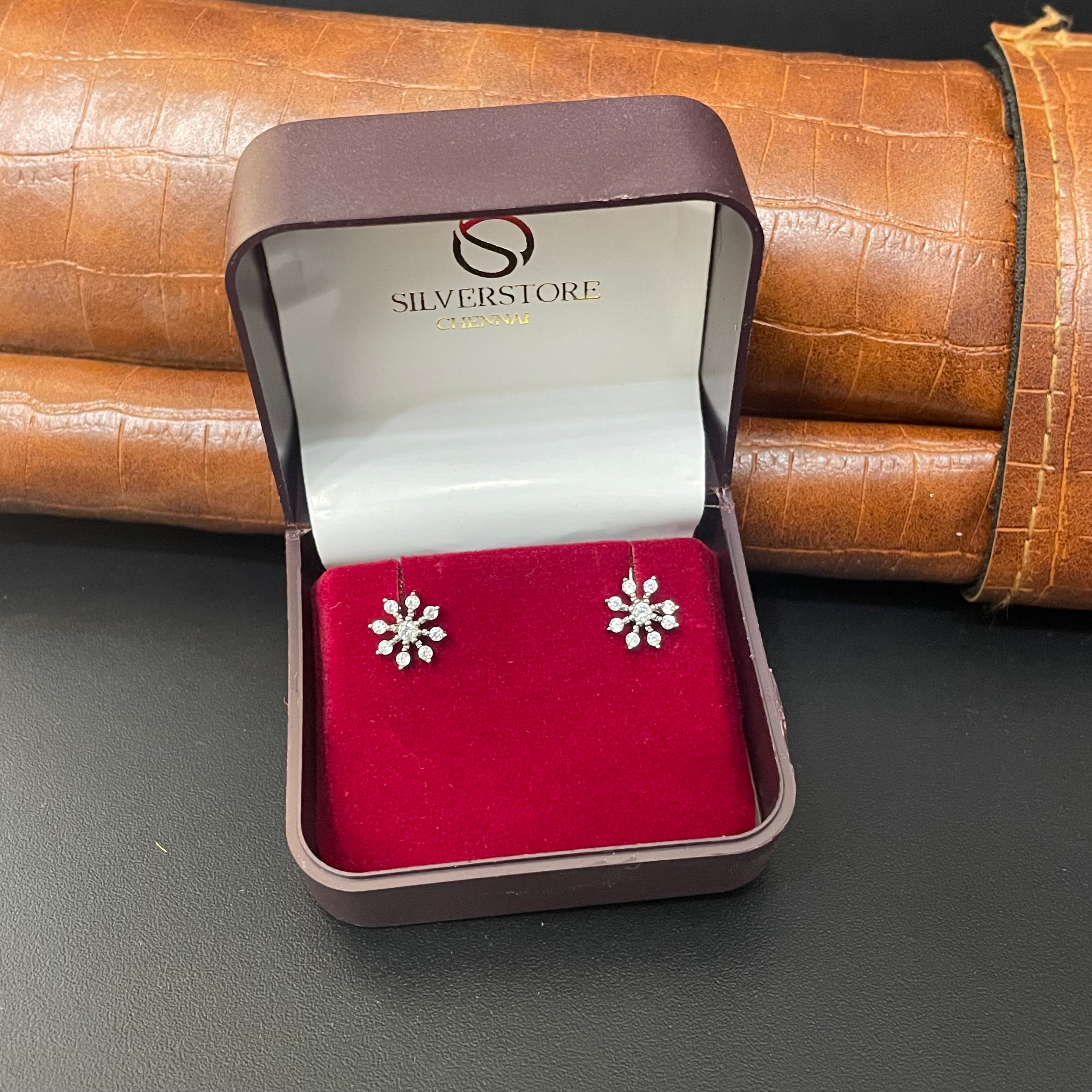 Silver Second Stud Snow Flake