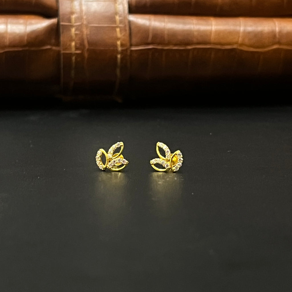 Gold Second stud 3 Petal Stones