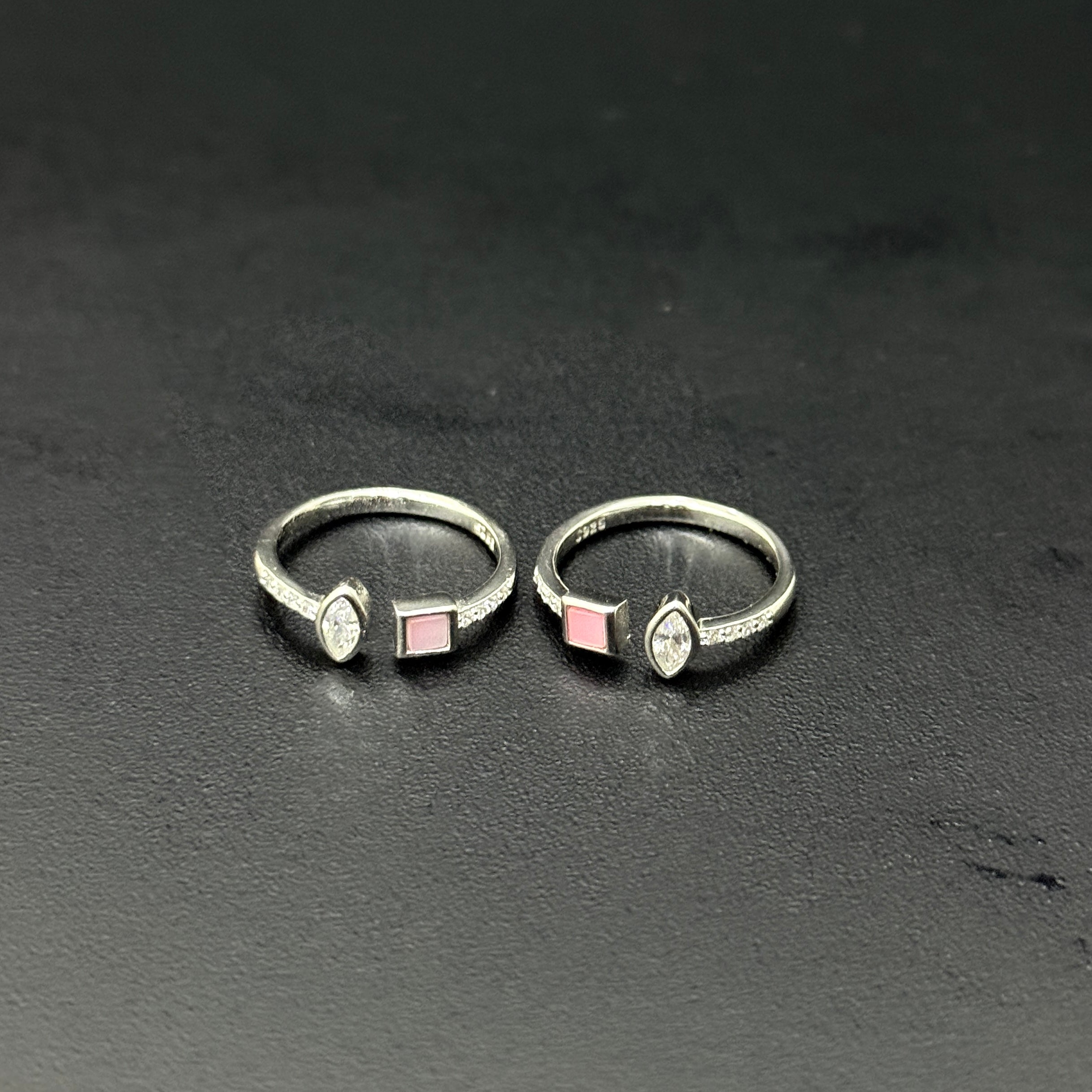 Ladies Toe Rings Pink Stone