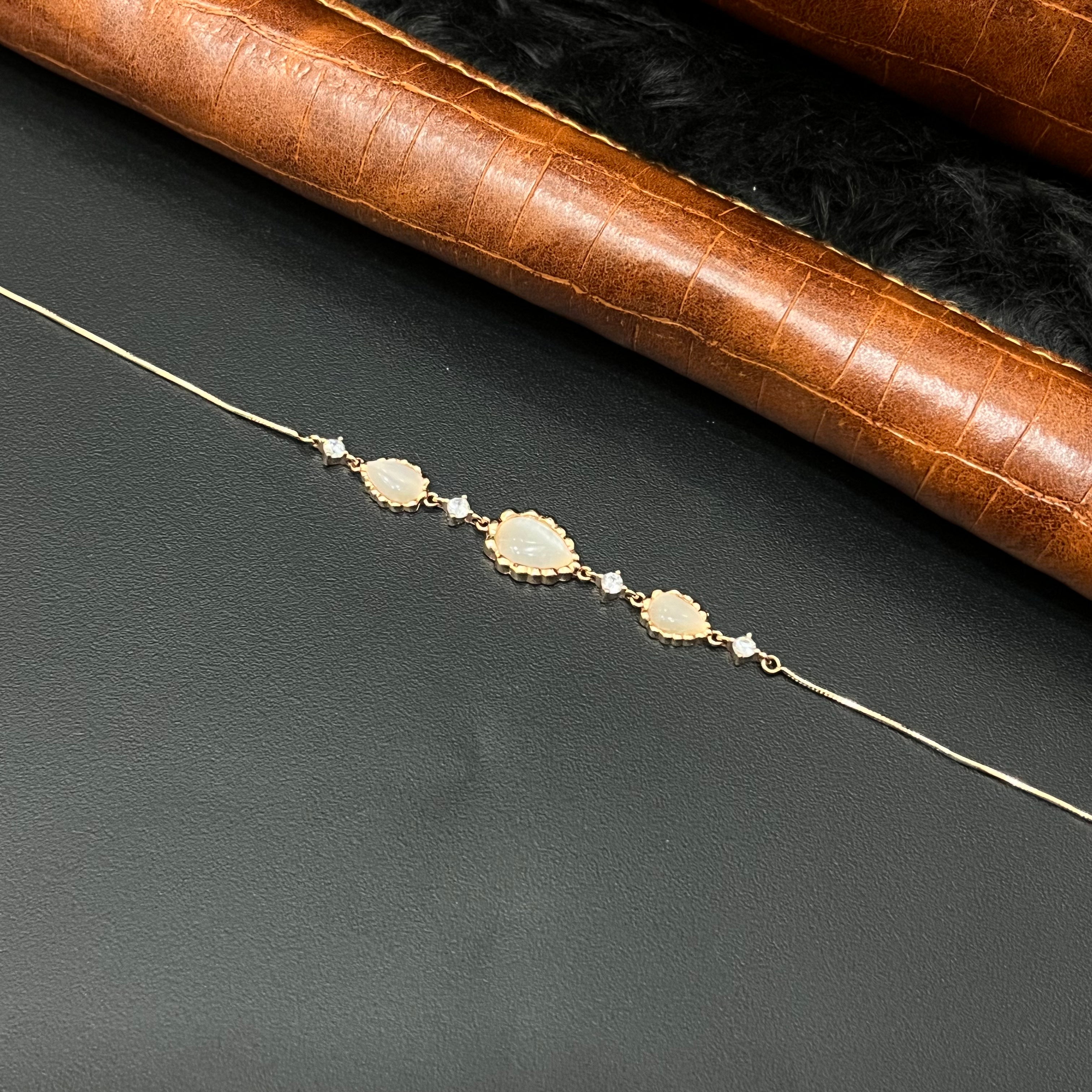 Silver Ladies Bracelet  3 Pearl Stones RG