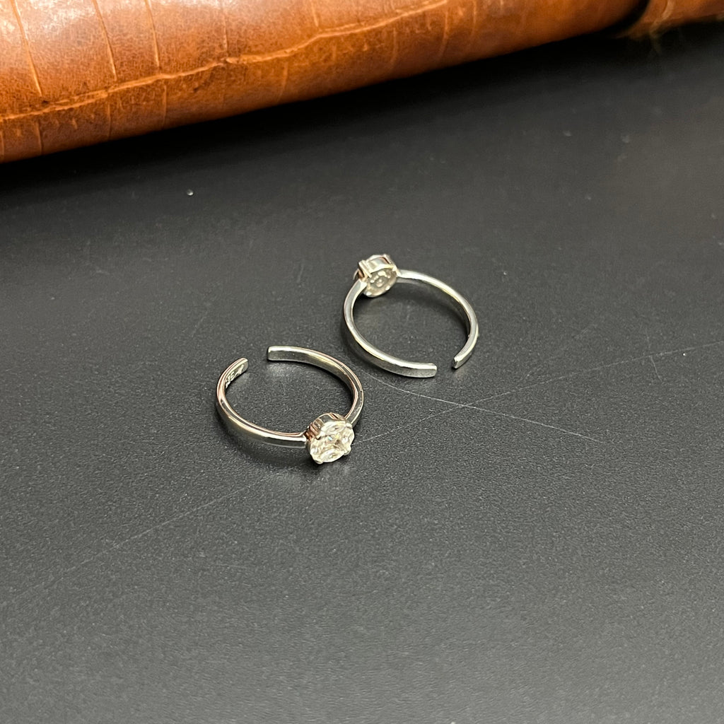 Silver Ladies Toe Rings White Stones  925