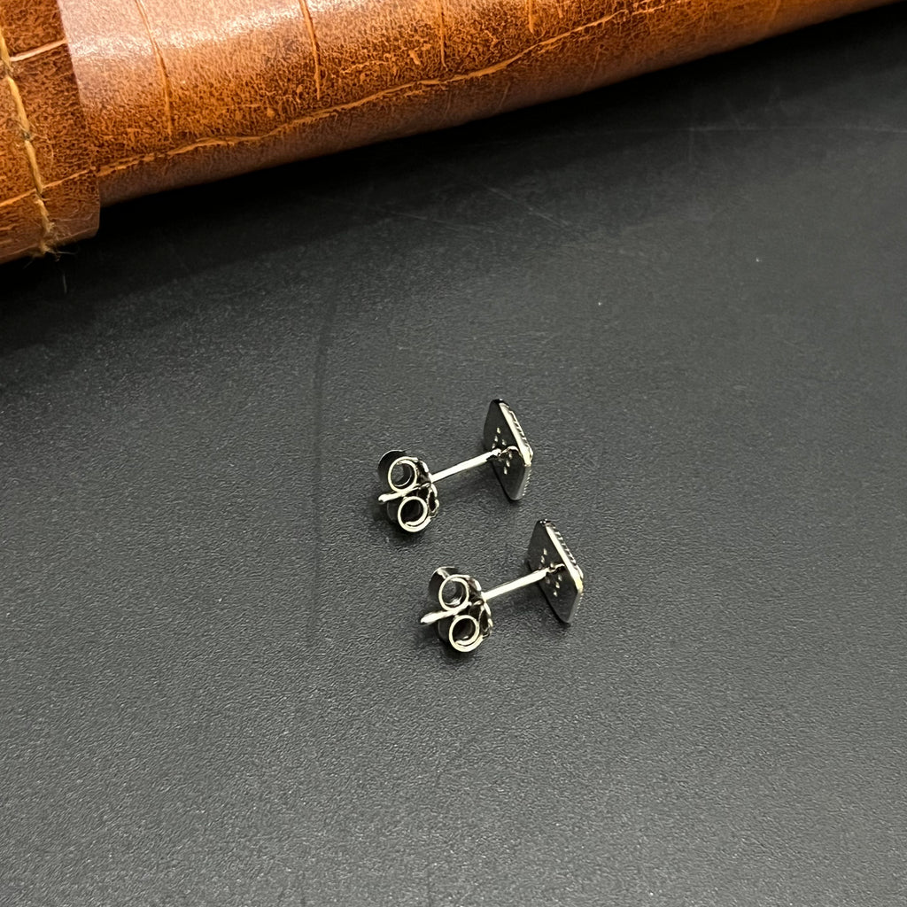 Silver Mens Stud Pearl Edge Square Sparkle 925