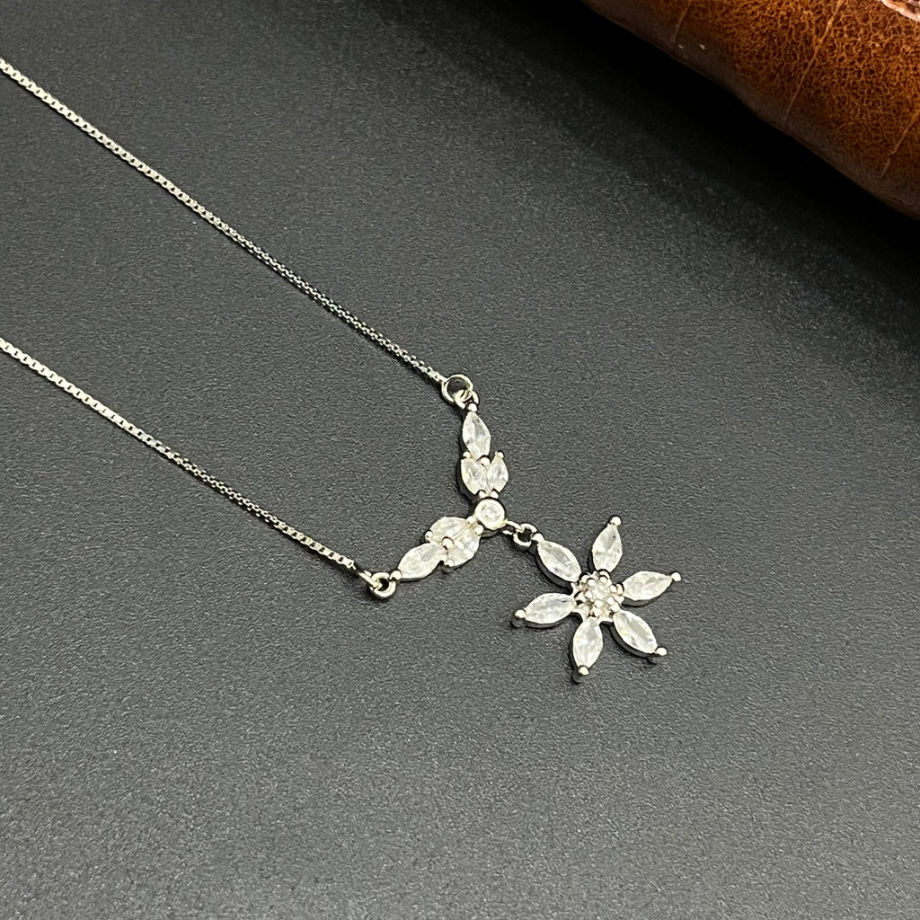 Silver Ladies Pendant Chain Graceful Flower Drop 925