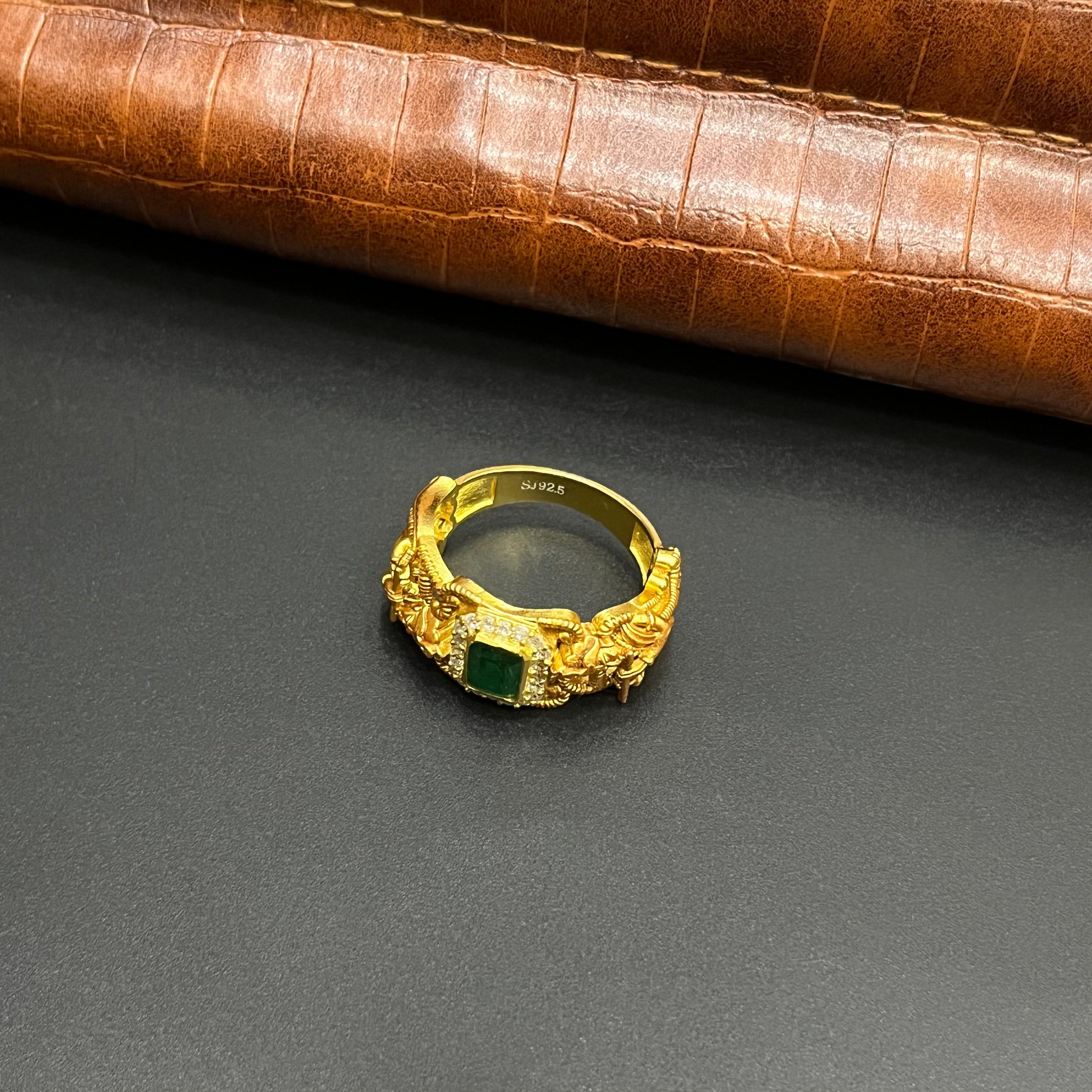 Silver Mens Ring Traditional Antique Emerald Green Lord Krishna Art Gold Finish M01 925