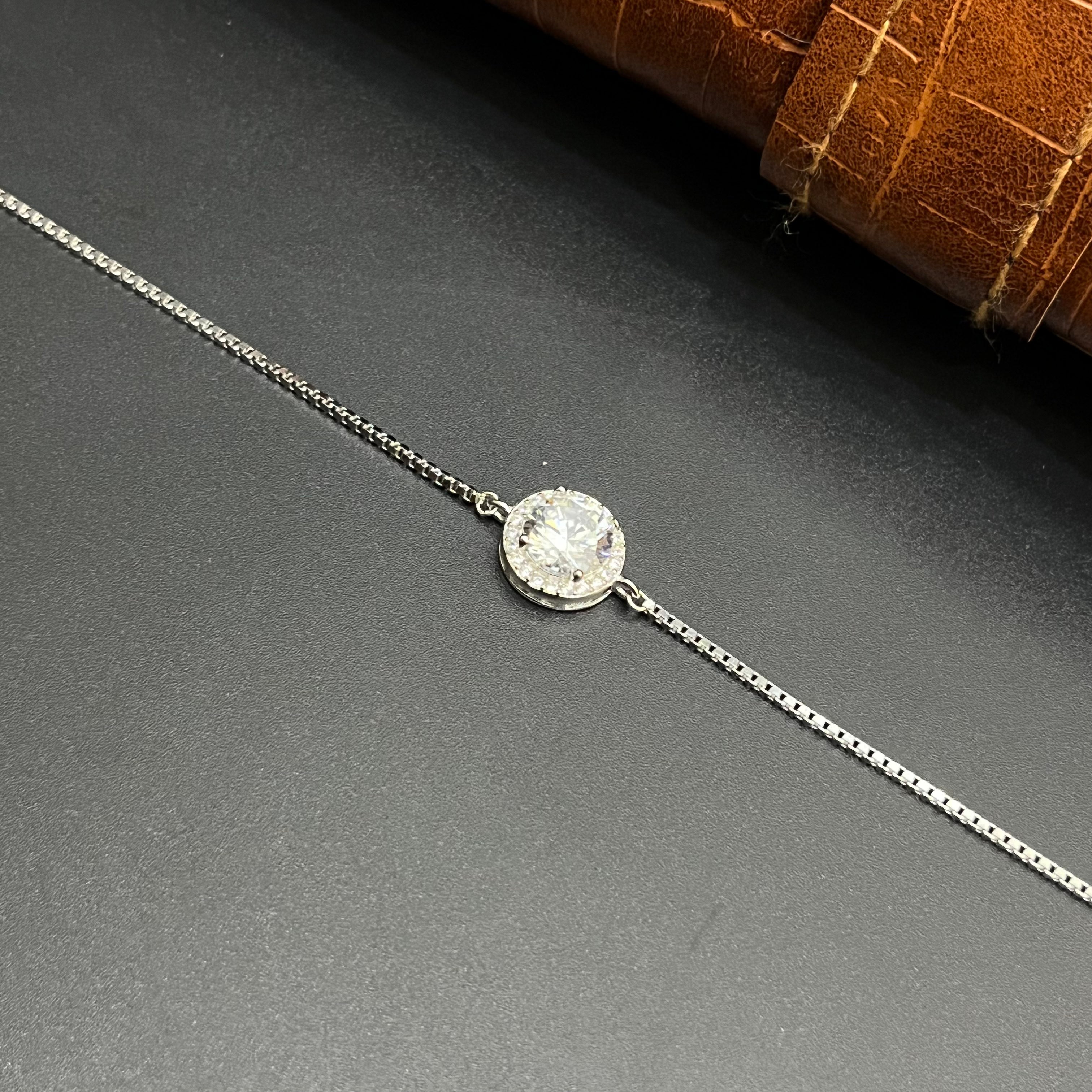 Silver Ladies Bracelet Solitare Disc White Stone 925