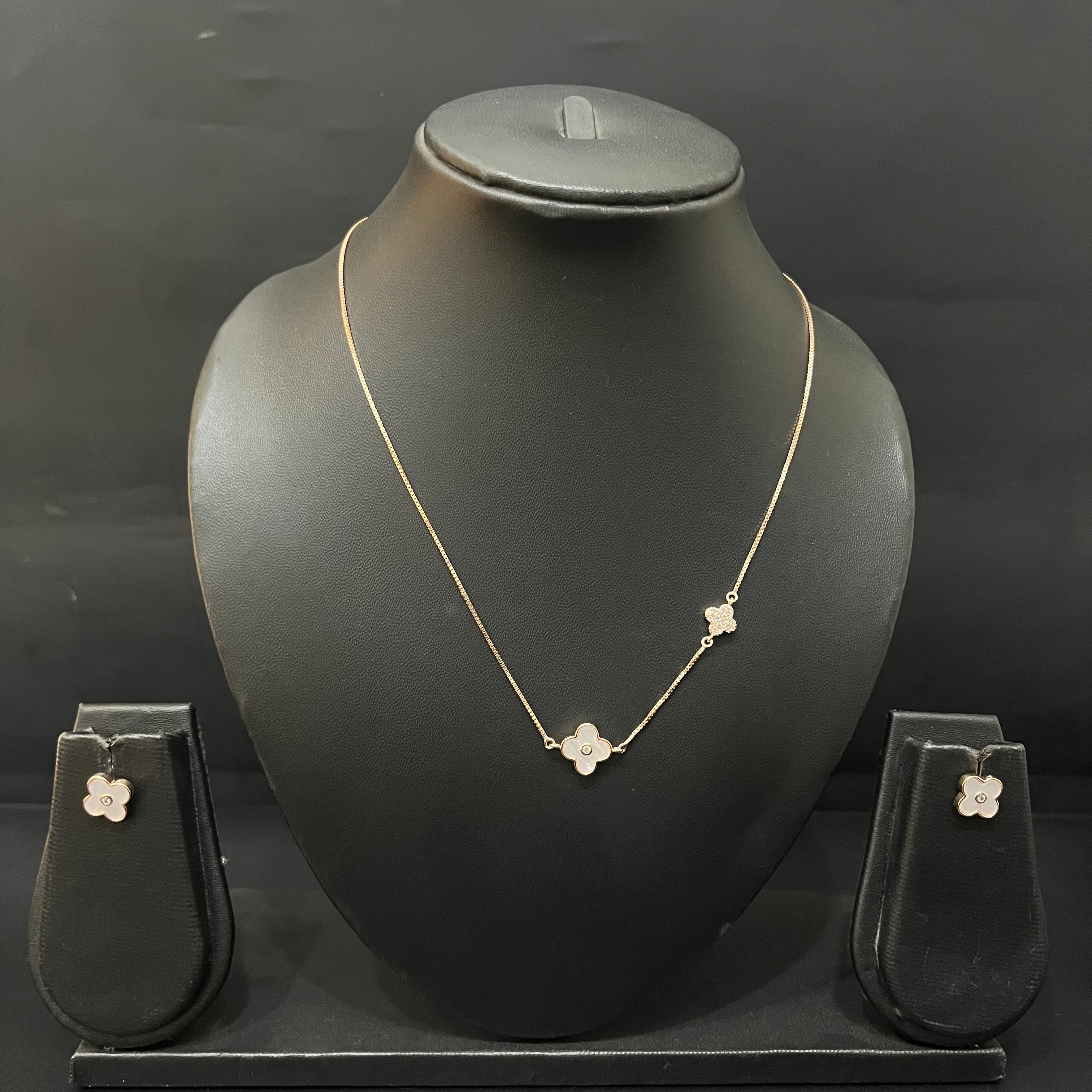 Silver Ladies Pendant Chain & Stud Set Clover Rosegold