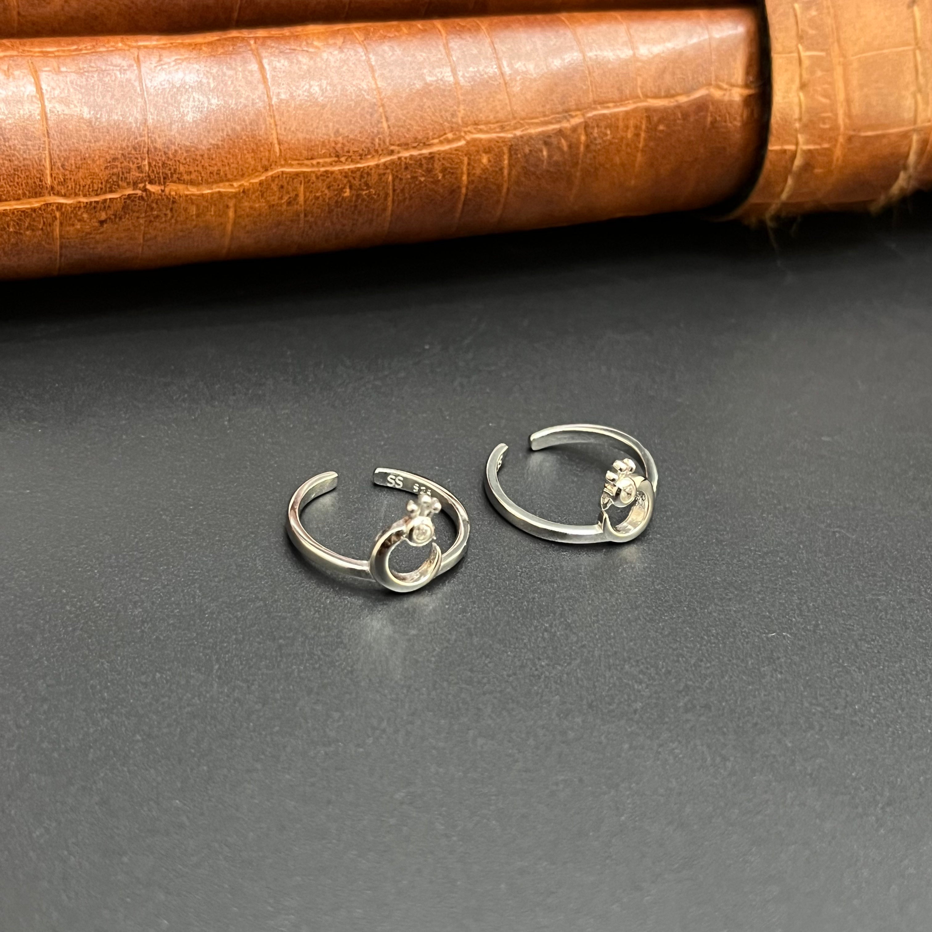 Silver Ladies Toe Rings Swan 925