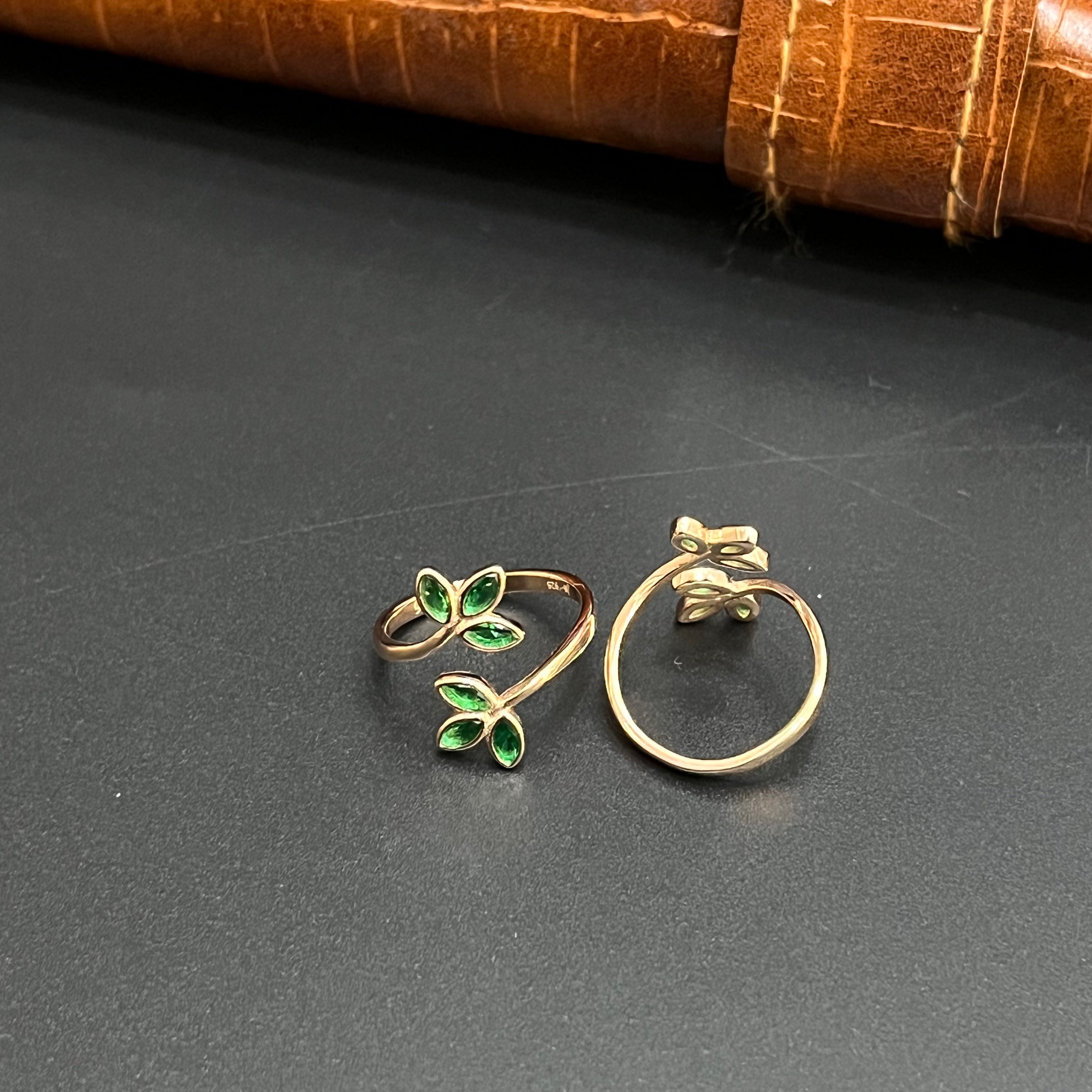 Silver Ladies Toe Rings Green Petal Rosegold 925