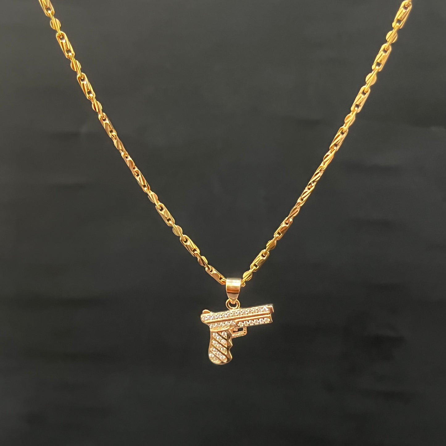 Ladies Pendant Chain Pistol