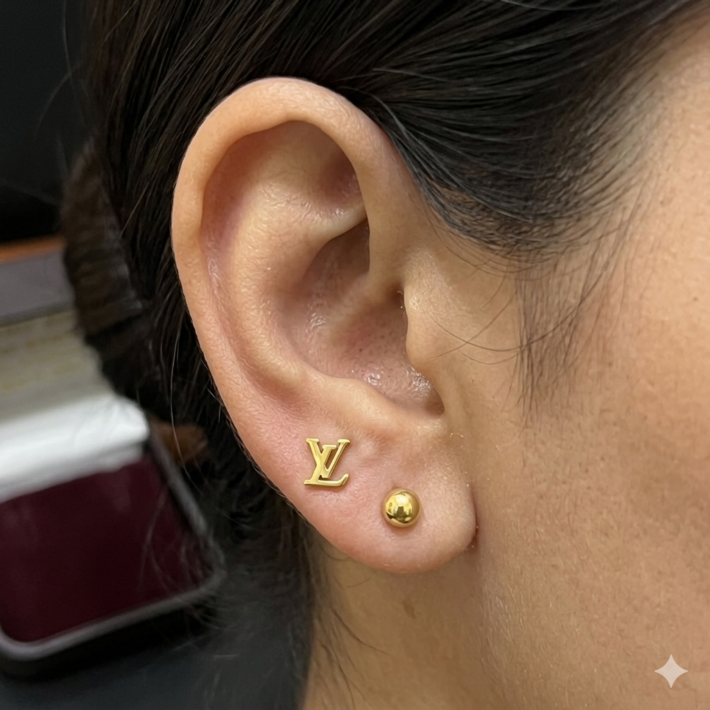 Gold Second stud LV