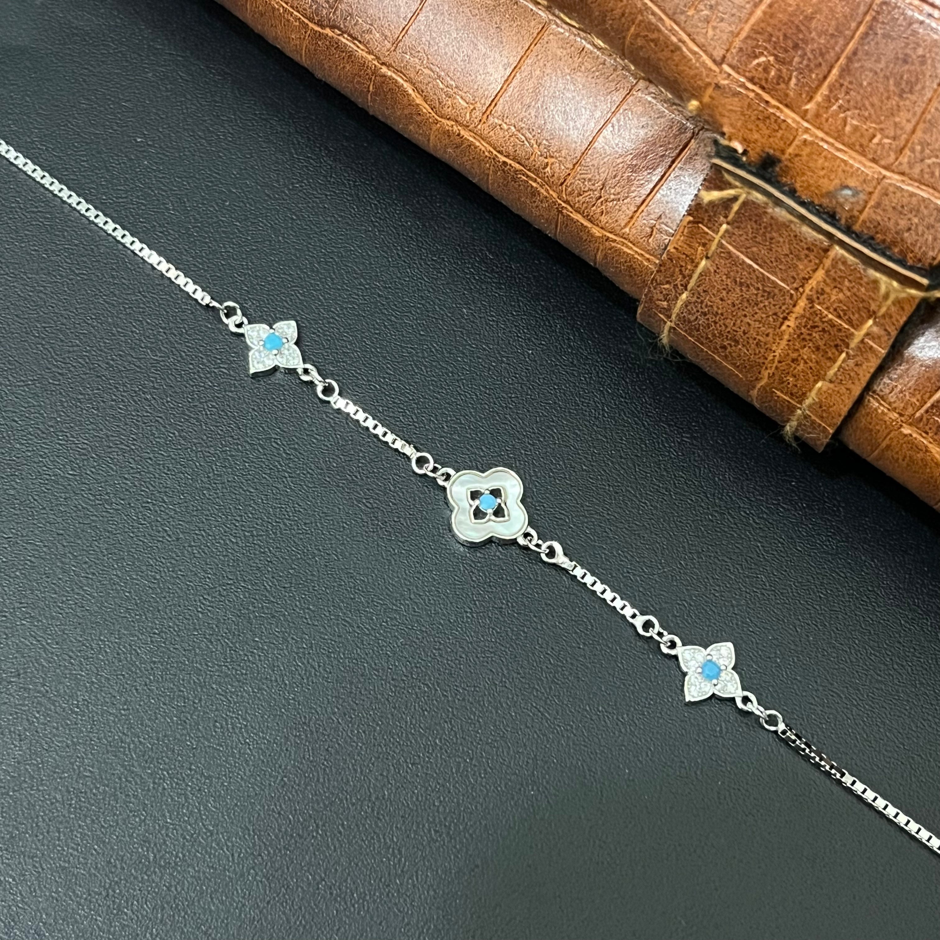 Silver ladies Bracelet Clover MOP 925
