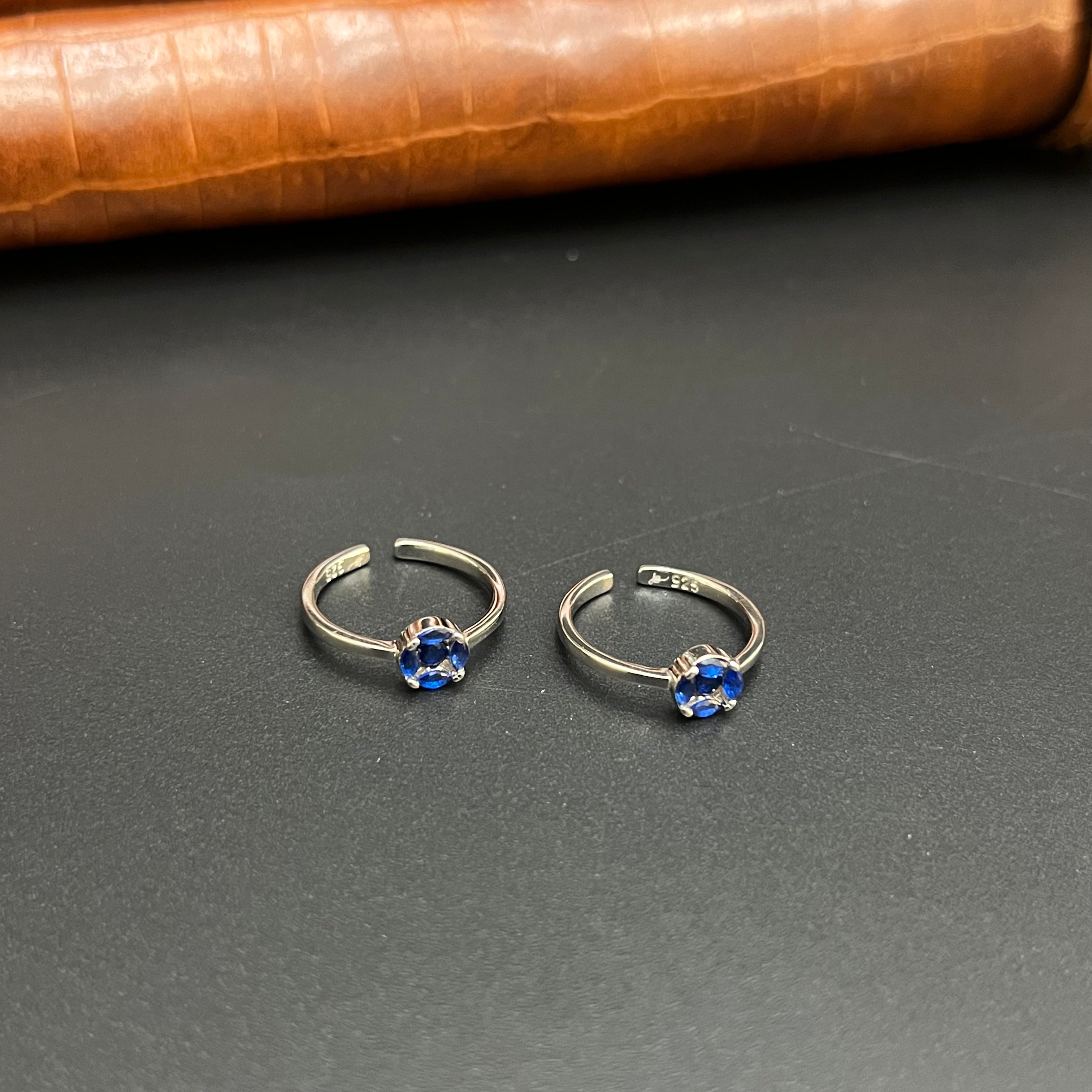 Silver Ladies Toe Rings Blue Circle Stones 925