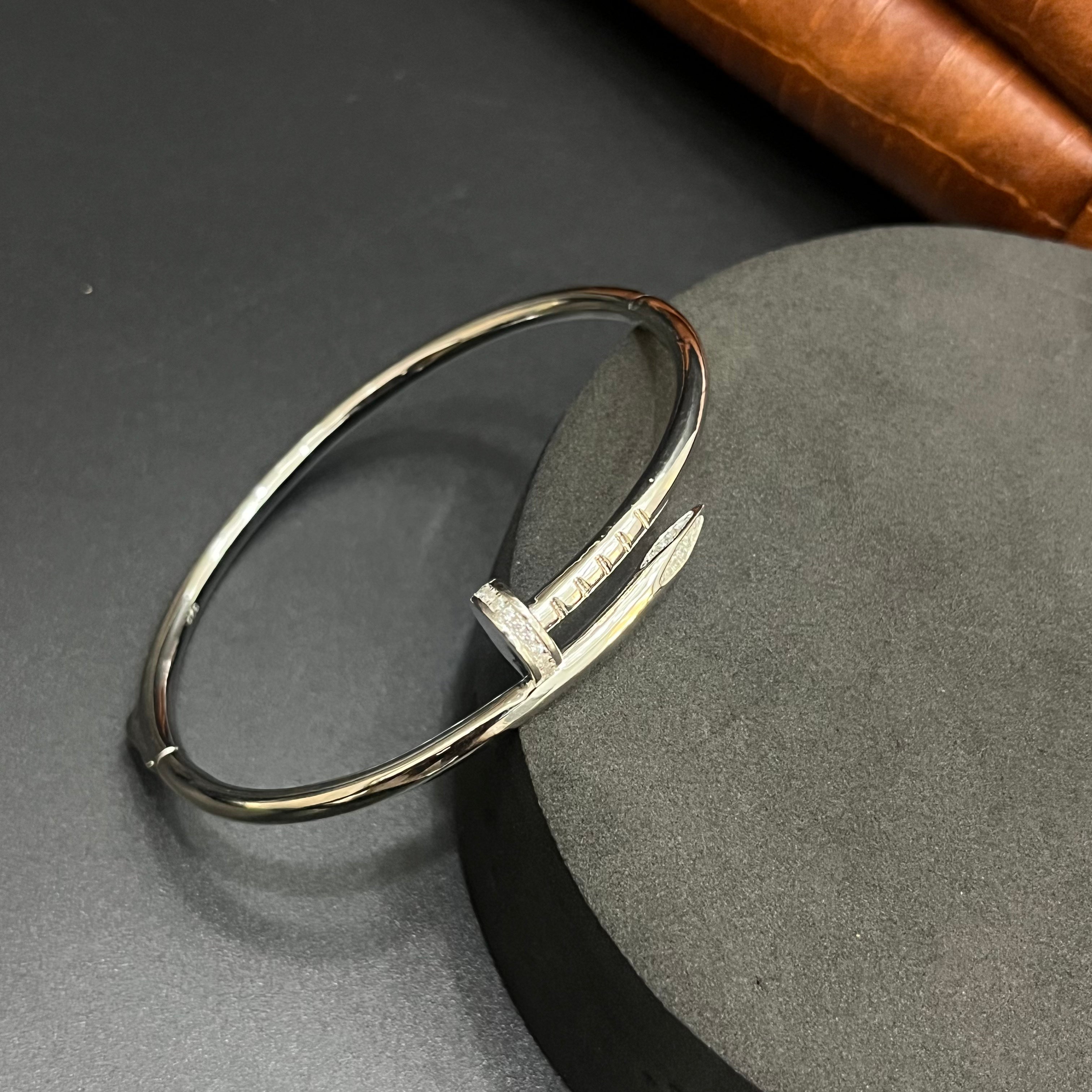 Silver Unisex Nail Kada Elegant Twist Knot 925